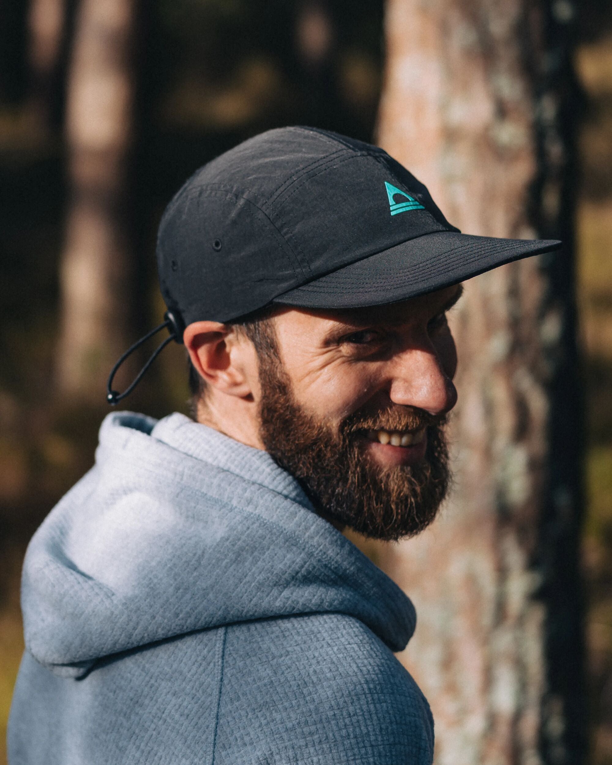 Emerge 5 Panel Trail Cap - Black - Lifestyle - Male