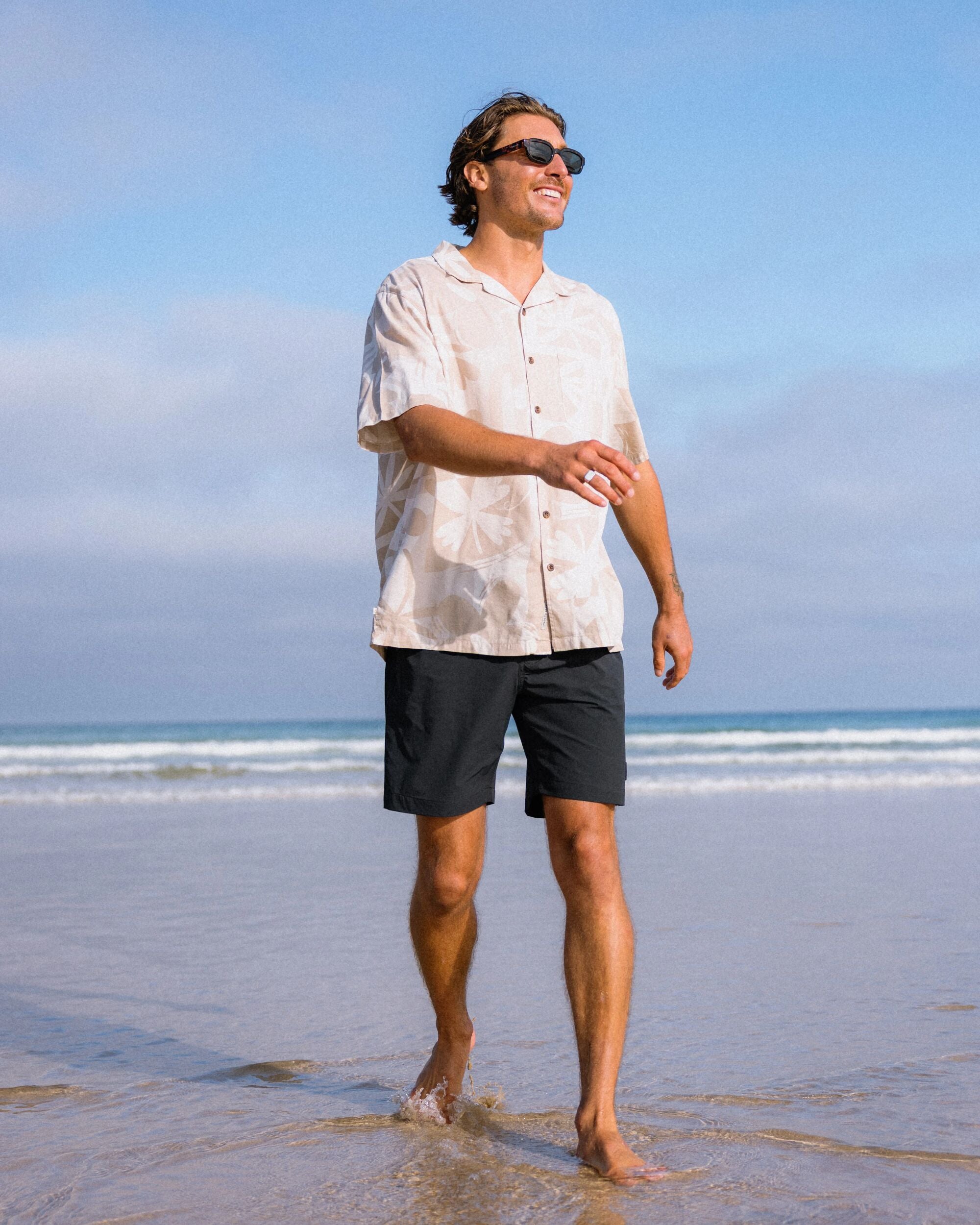 Cove Short Sleeve Shirt - Roam Further Birch - Lifestyle