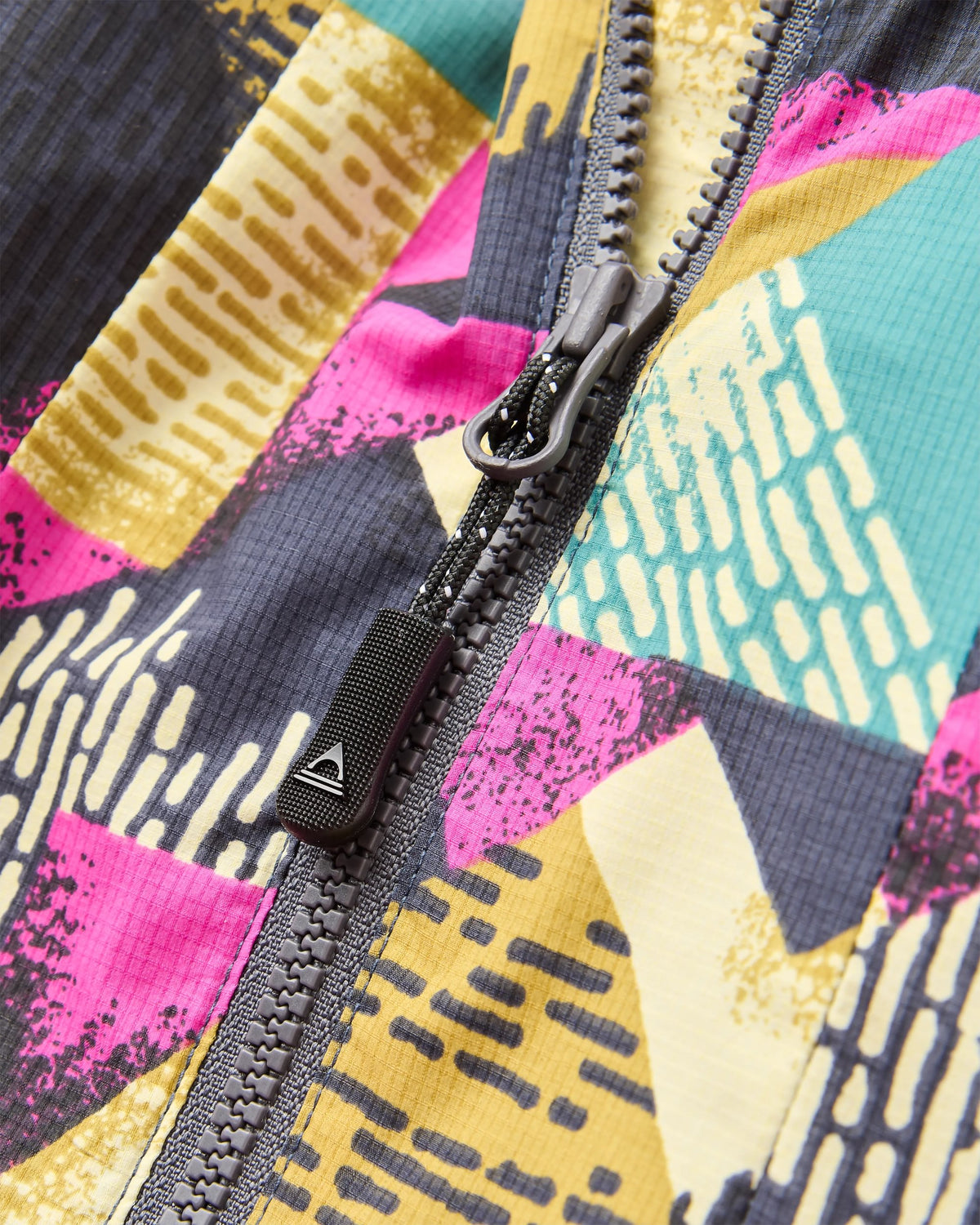 Viento 2.0 Windshell Anorak - Mosaic Mountain Charcoal - Flatlay