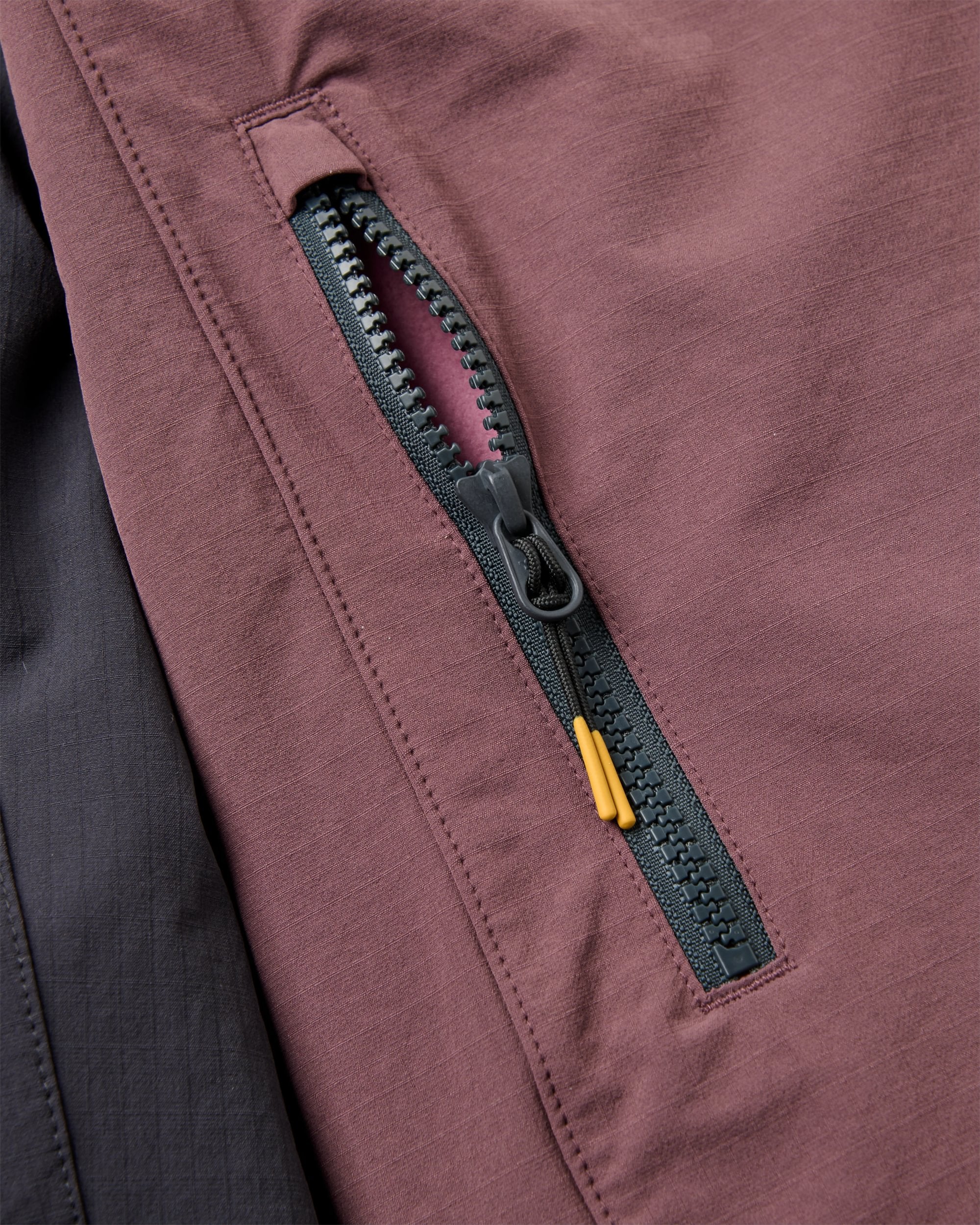 Trailscape Lite Women's Softshell Anorak - Brambleberry/Faded Black - Flatlay