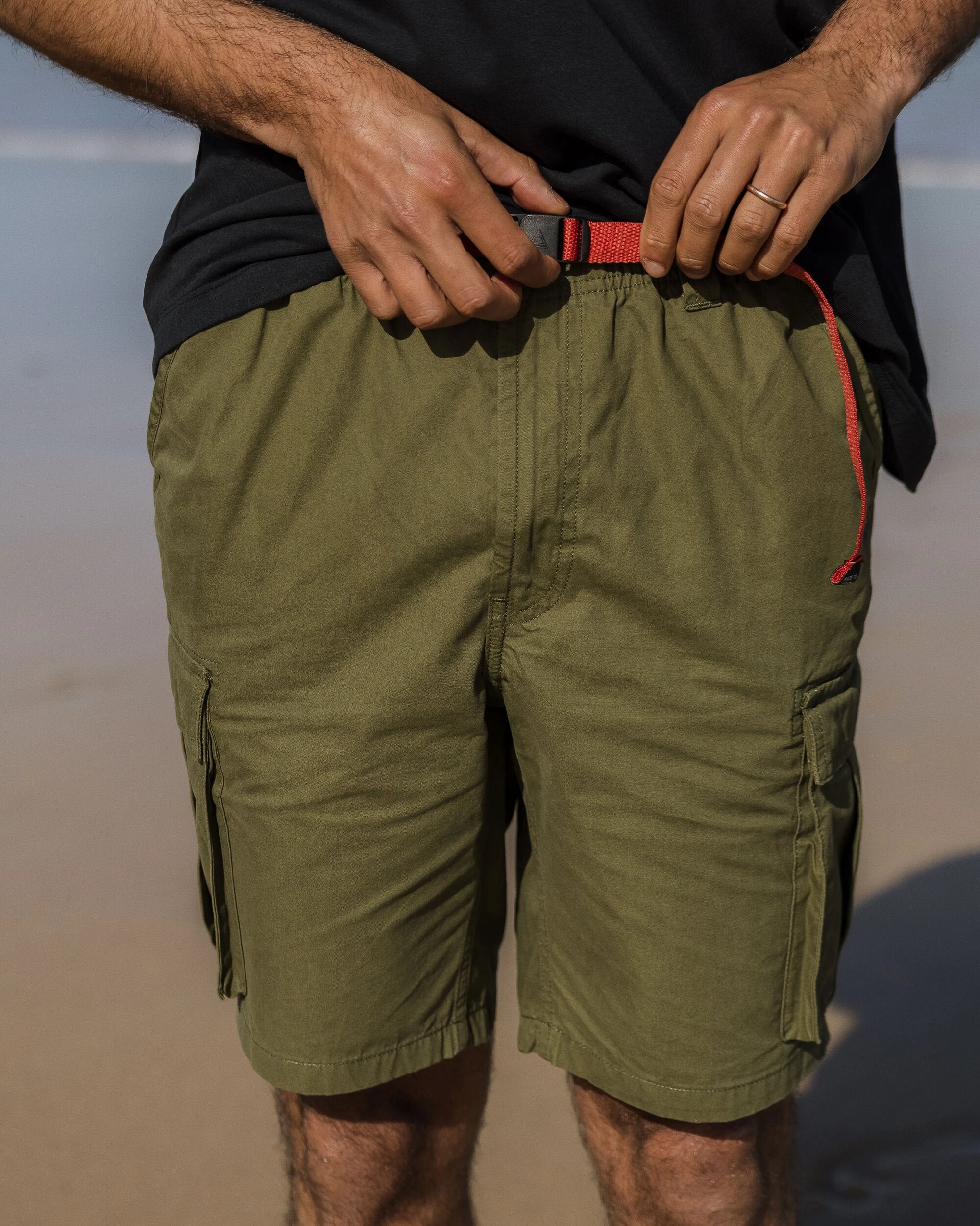 Adventurer Cargo Cotton Short - Khaki - Lifestyle