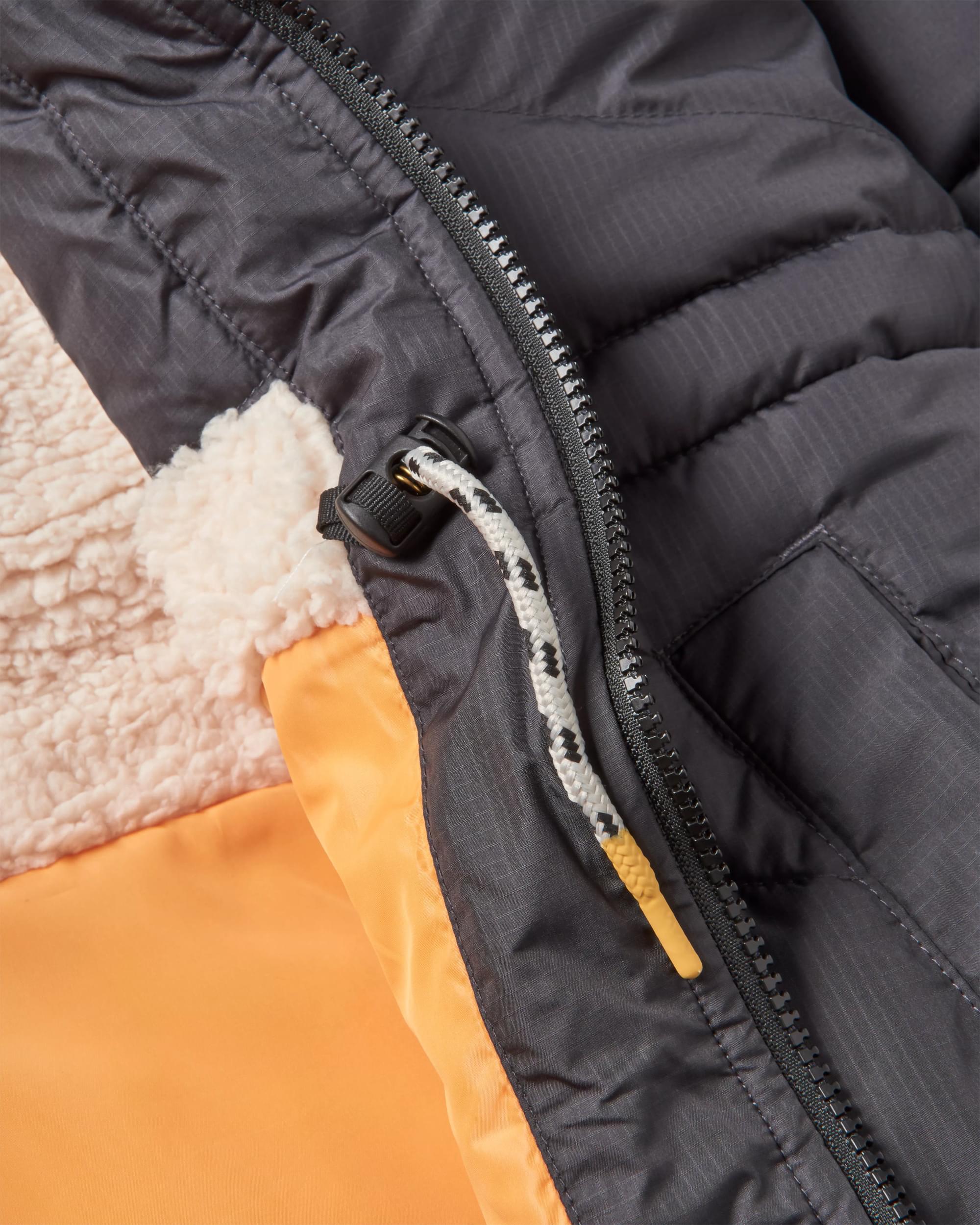 Kinsey 2.0 Recycled Jacket - Phantom Black - Flatlay