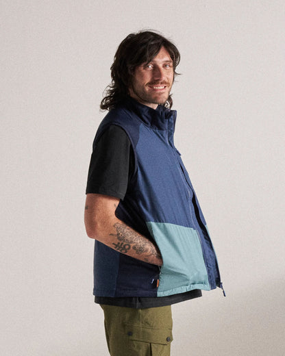 Daybreak Lightweight Recycled Thermore® Insulated Gilet - Rich Navy/Dark Denim/Arctic - Studio Model