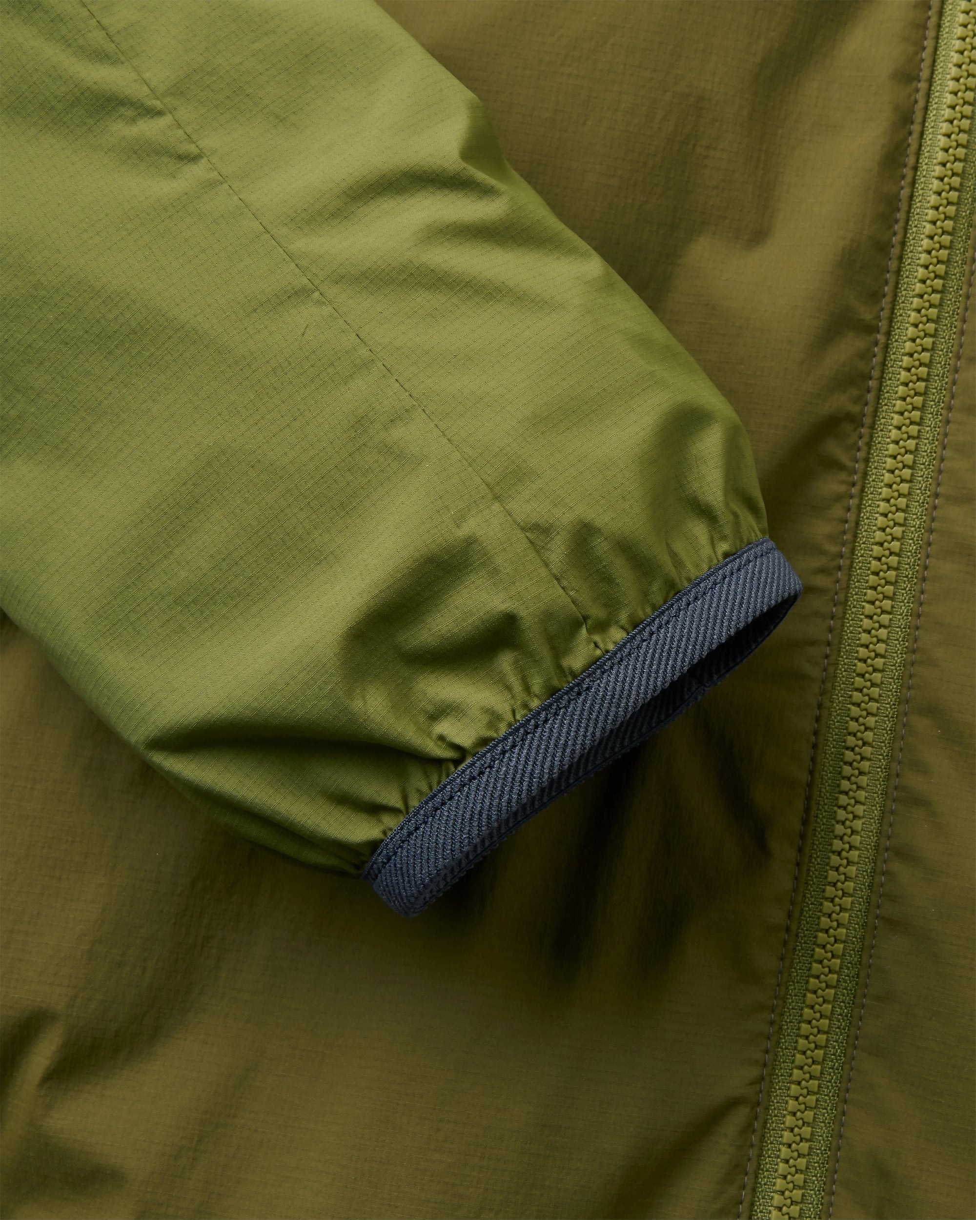 Viento Windshell Jacket - Dark Olive/Clover - Flatlay