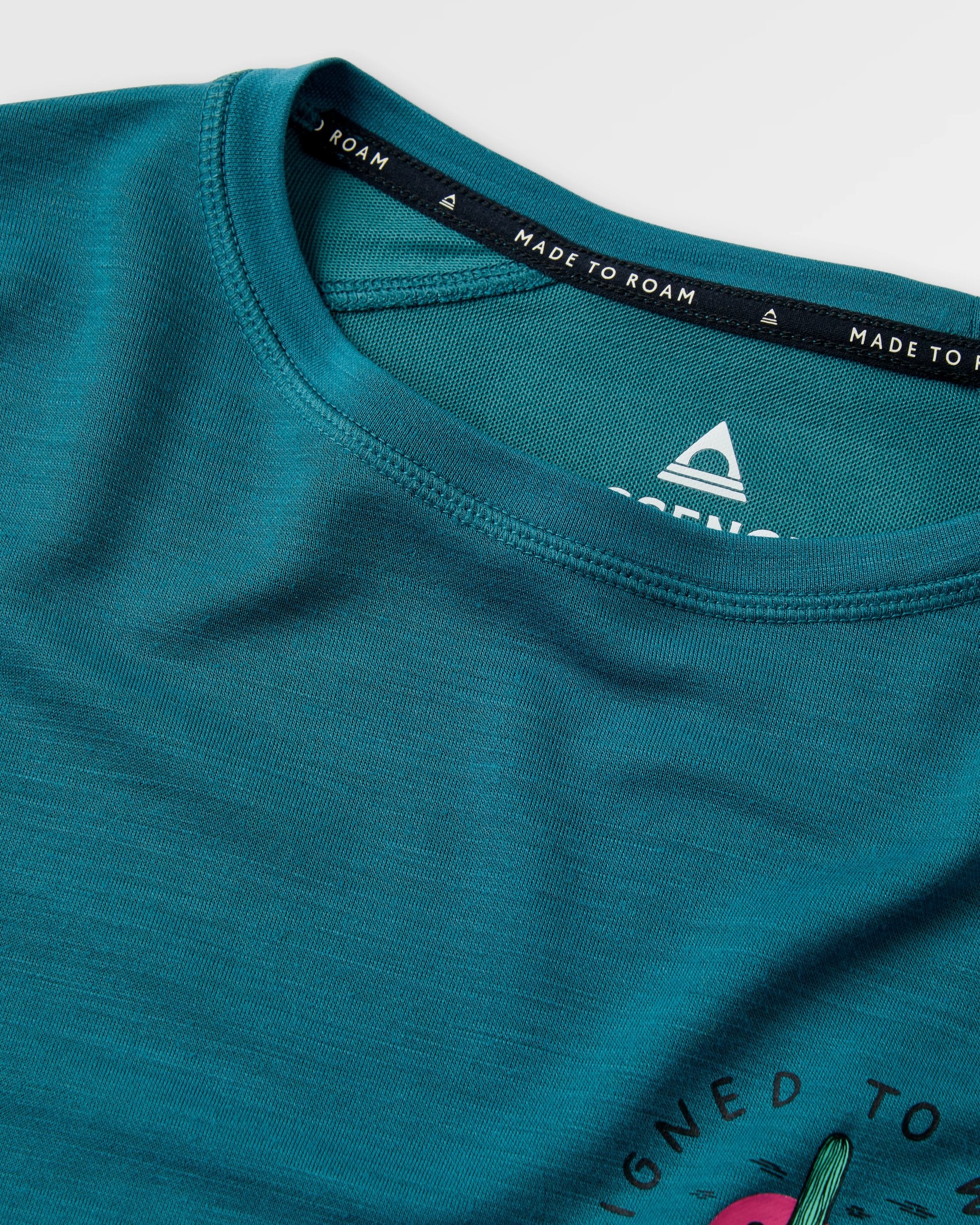 Camp Wild Lightweight Merino LS T-Shirt - Mediterranean - Flatlay