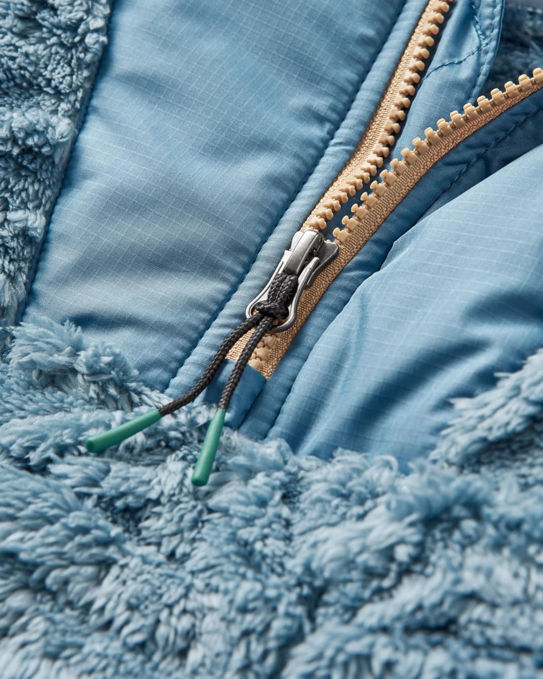 Holistic Sherpa Hooded Fleece - Washed Blue - Flatlay