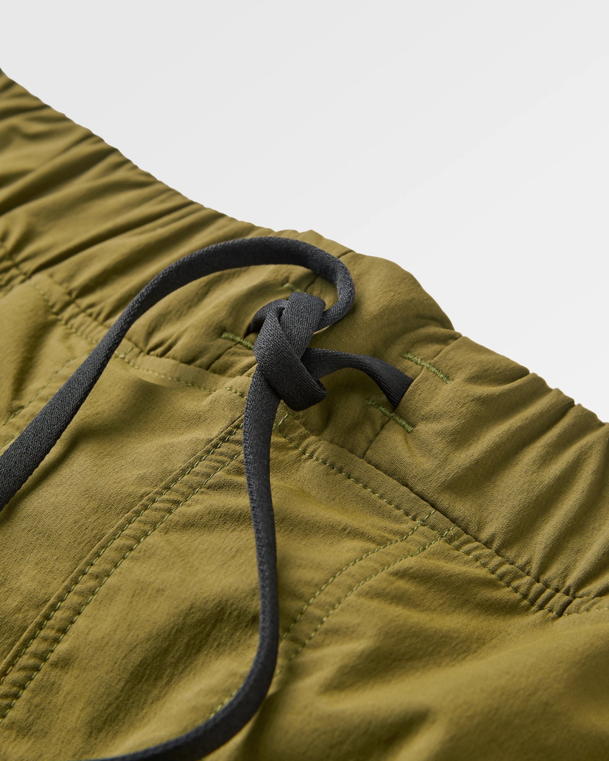 Solscape Active Jogger - Dark Olive - Flatlay