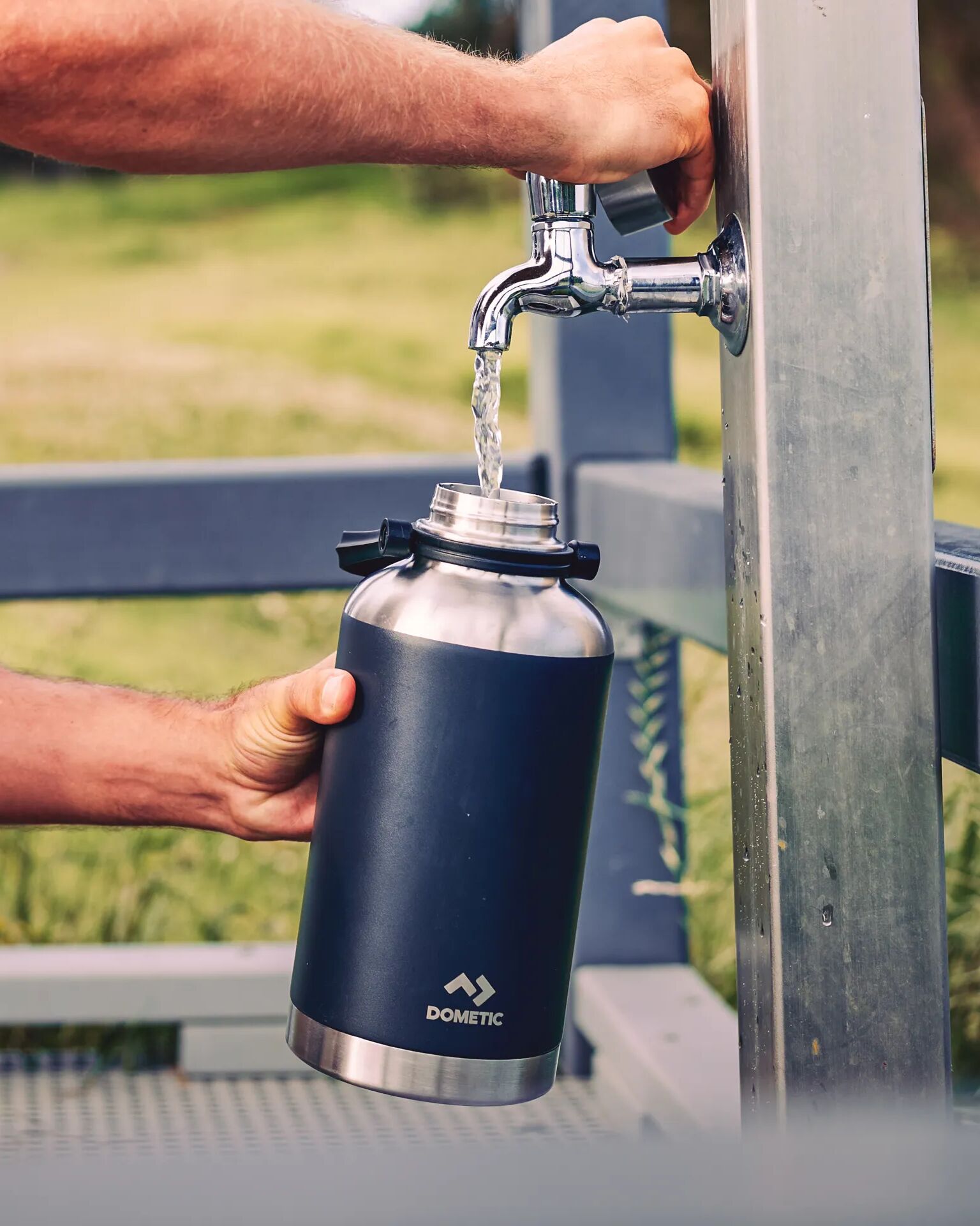 Dometic Thermo Bottle 192 - Moss - Lifestyle