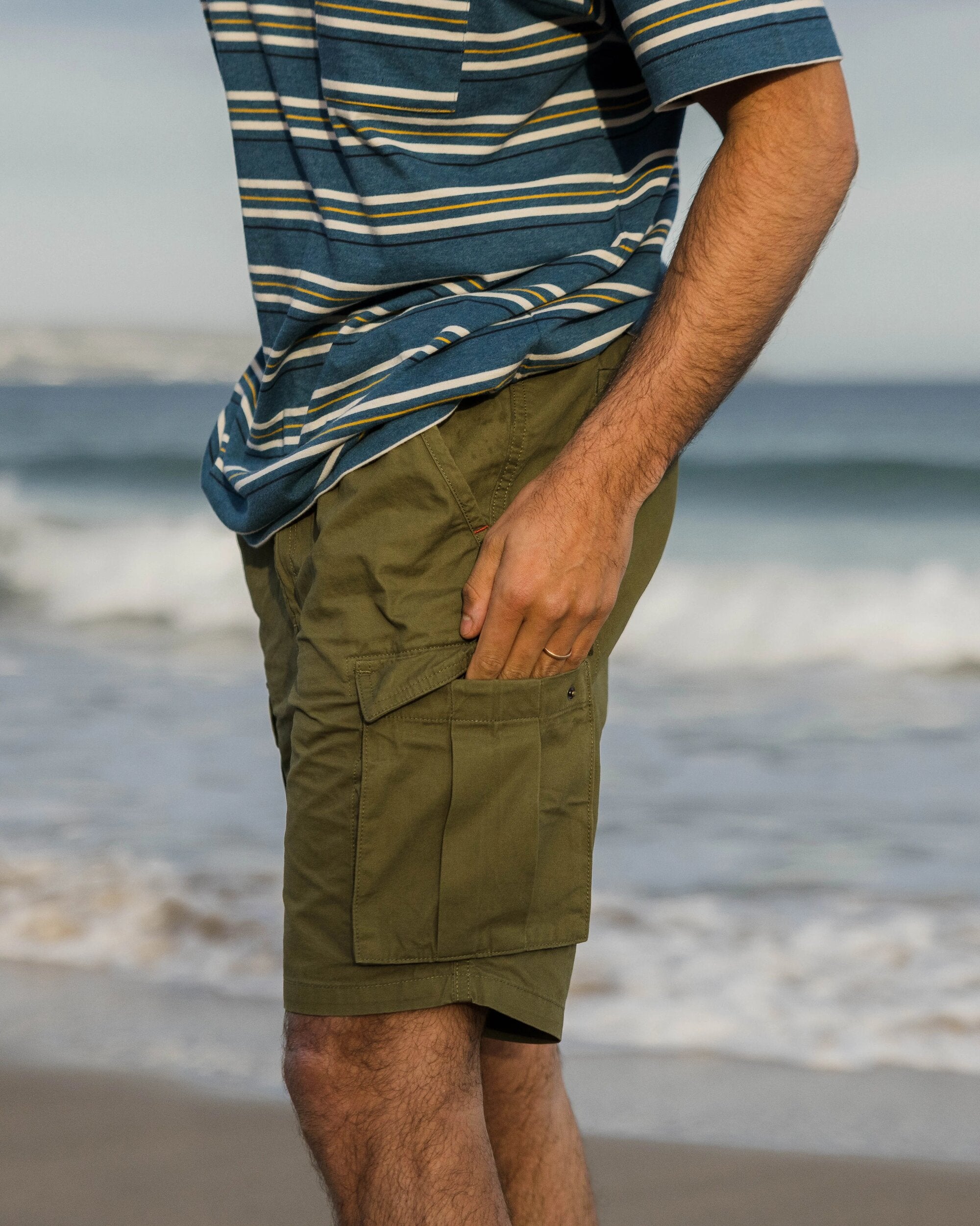 Adventurer Cargo Cotton Short - Khaki - Lifestyle