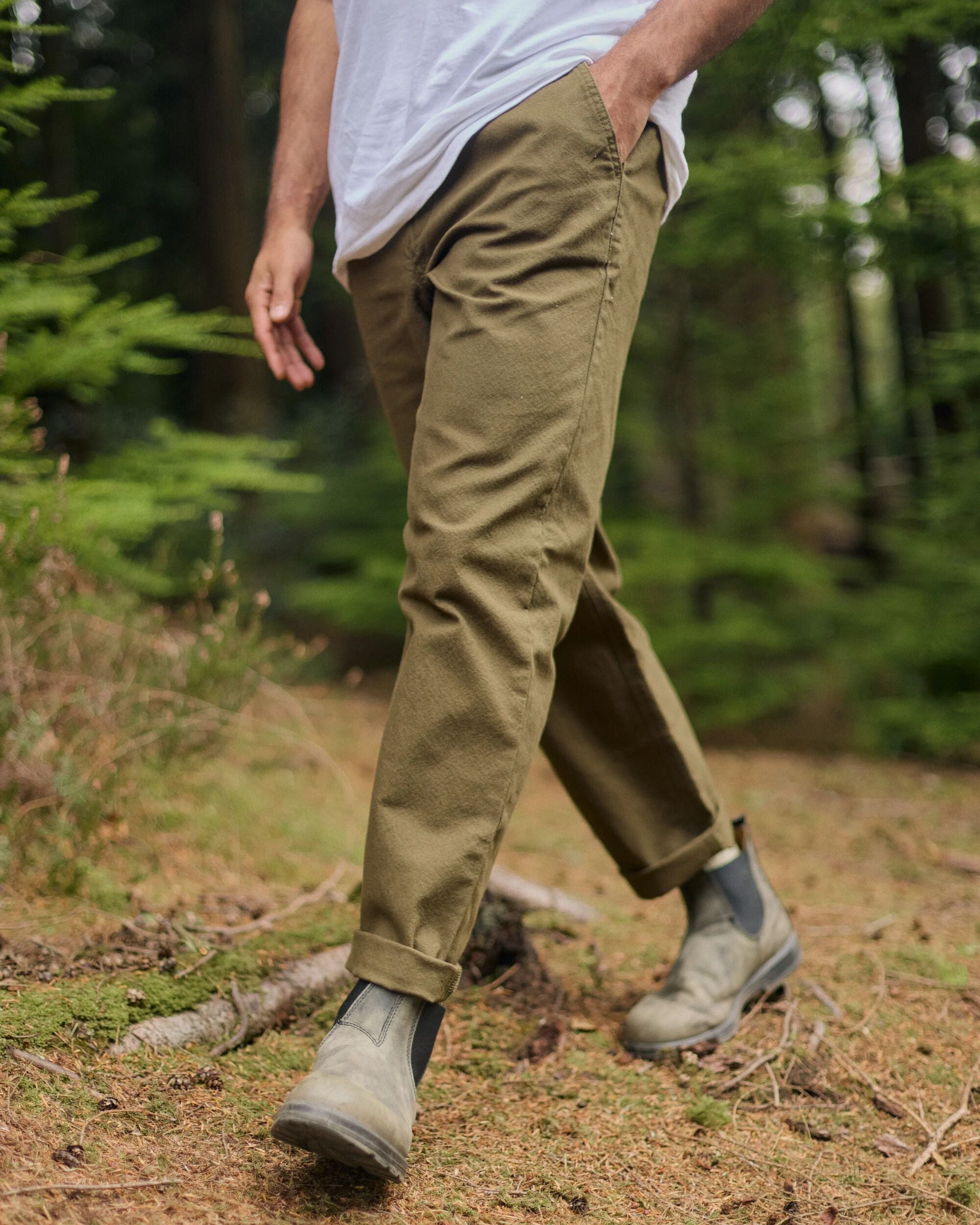 Adventurer Organic Canvas Trouser - Dark Olive - Lifestyle
