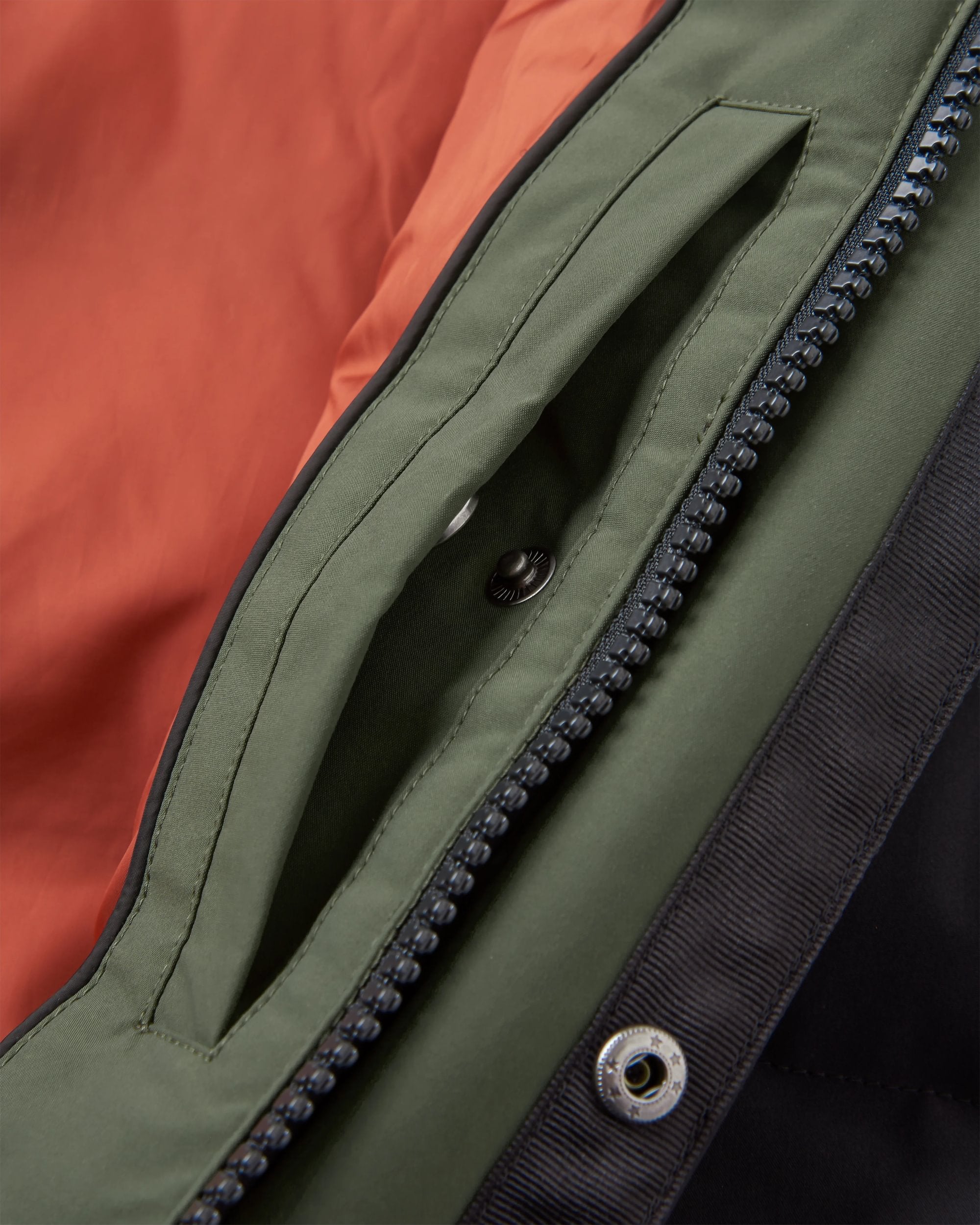 Baltic Recycled Insulated Gilet - Black/Khaki - Flatlay