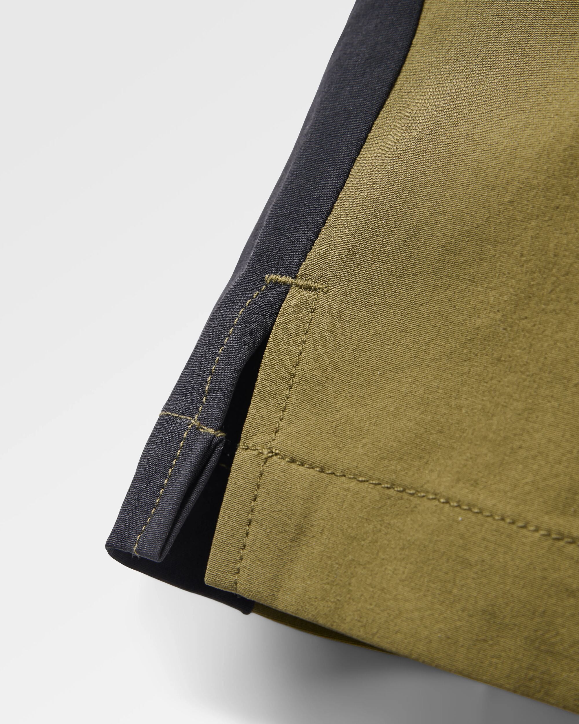 Swift Trail Short 7" - Khaki - Flatlay
