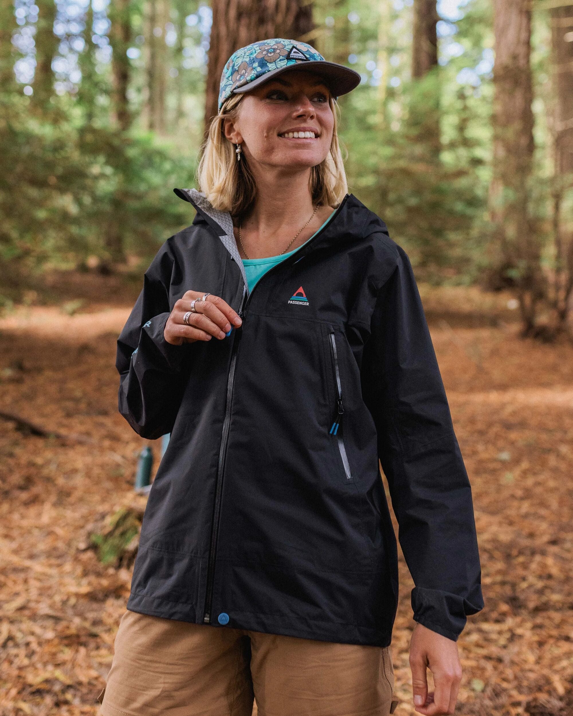Trailscape Light Women's Recycled Waterproof Jacket - Black - Lifestyle