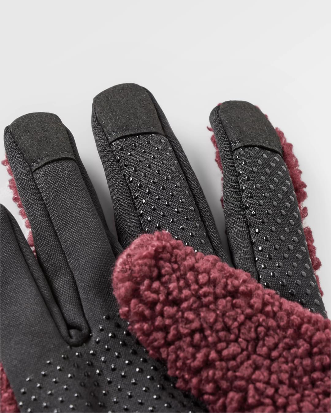 Snowfall 2.0 Recycled Sherpa Gloves - Wine - Flatlay