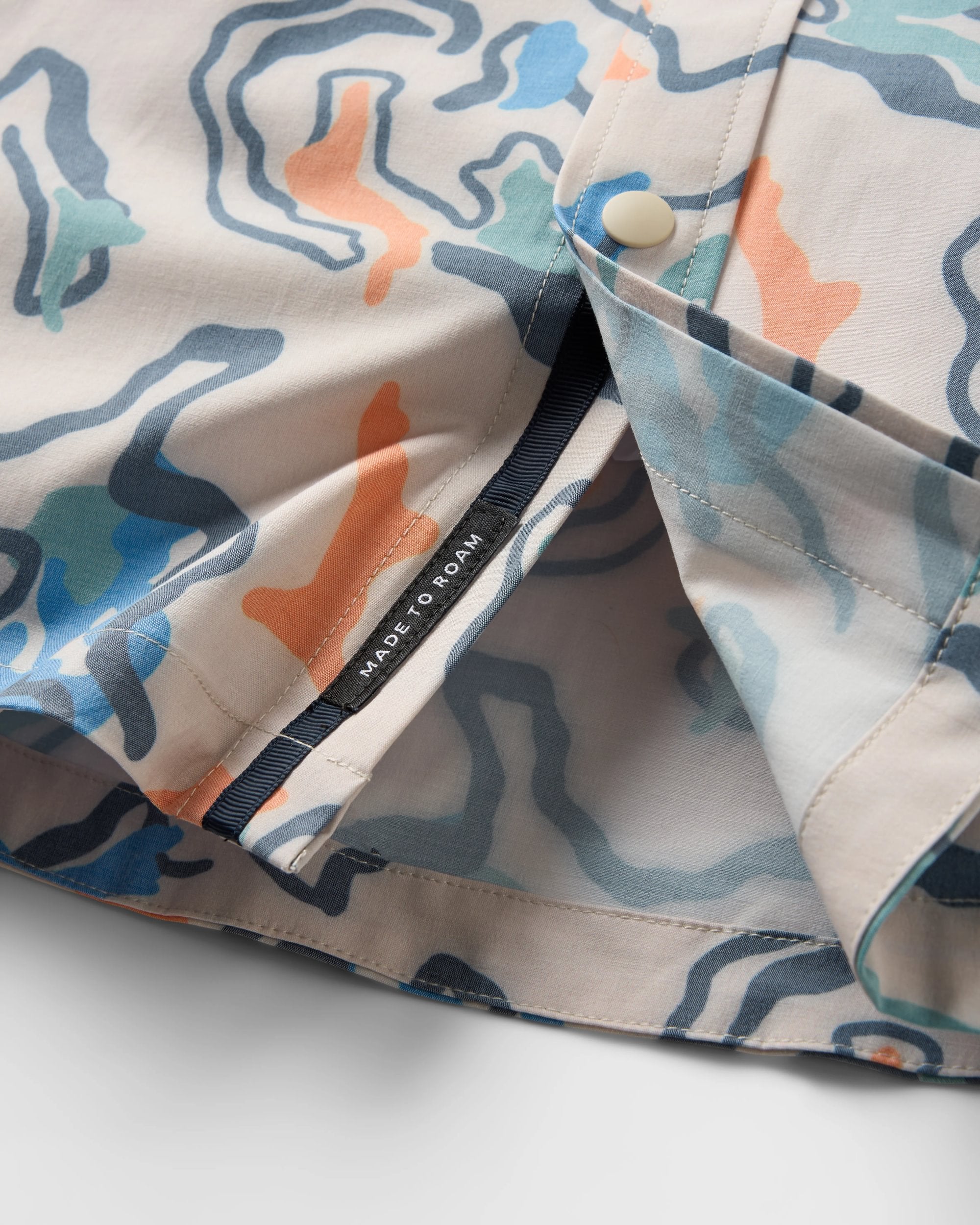 Traveller Short Sleeve Stretch Shirt - Abstract Strata Multi - Flatlay