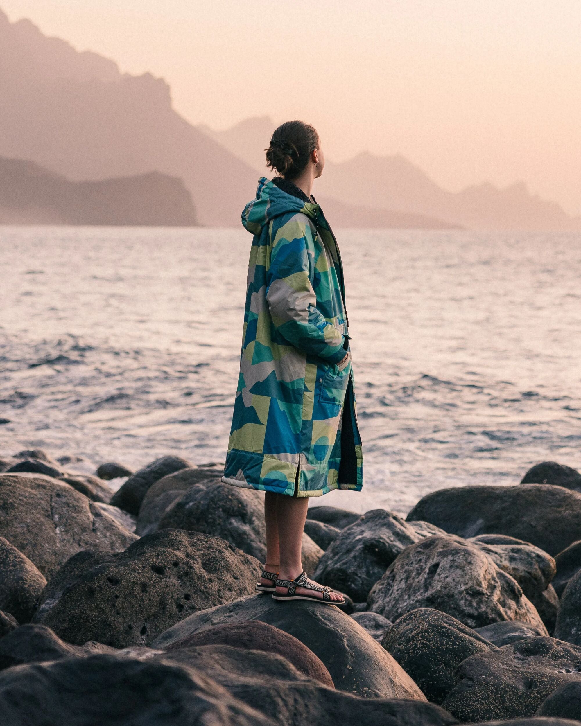 Waves Recycled Sherpa Lined Changing Robe - Vista Patchwork Aqua - Lifestyle - Female