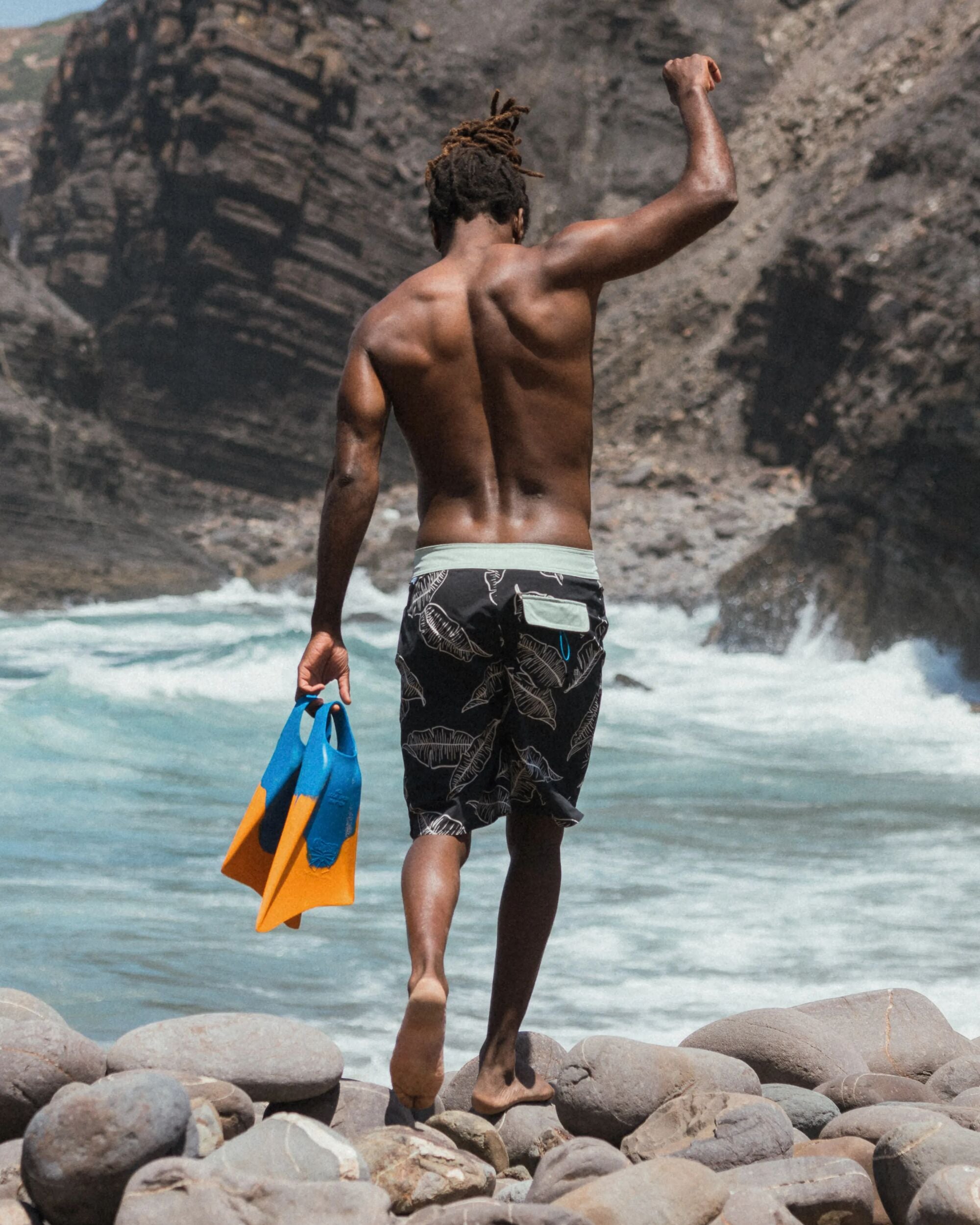 Cruiser Netplus® Recycled 21" Boardshort - Palm Faded Black - Lifestyle