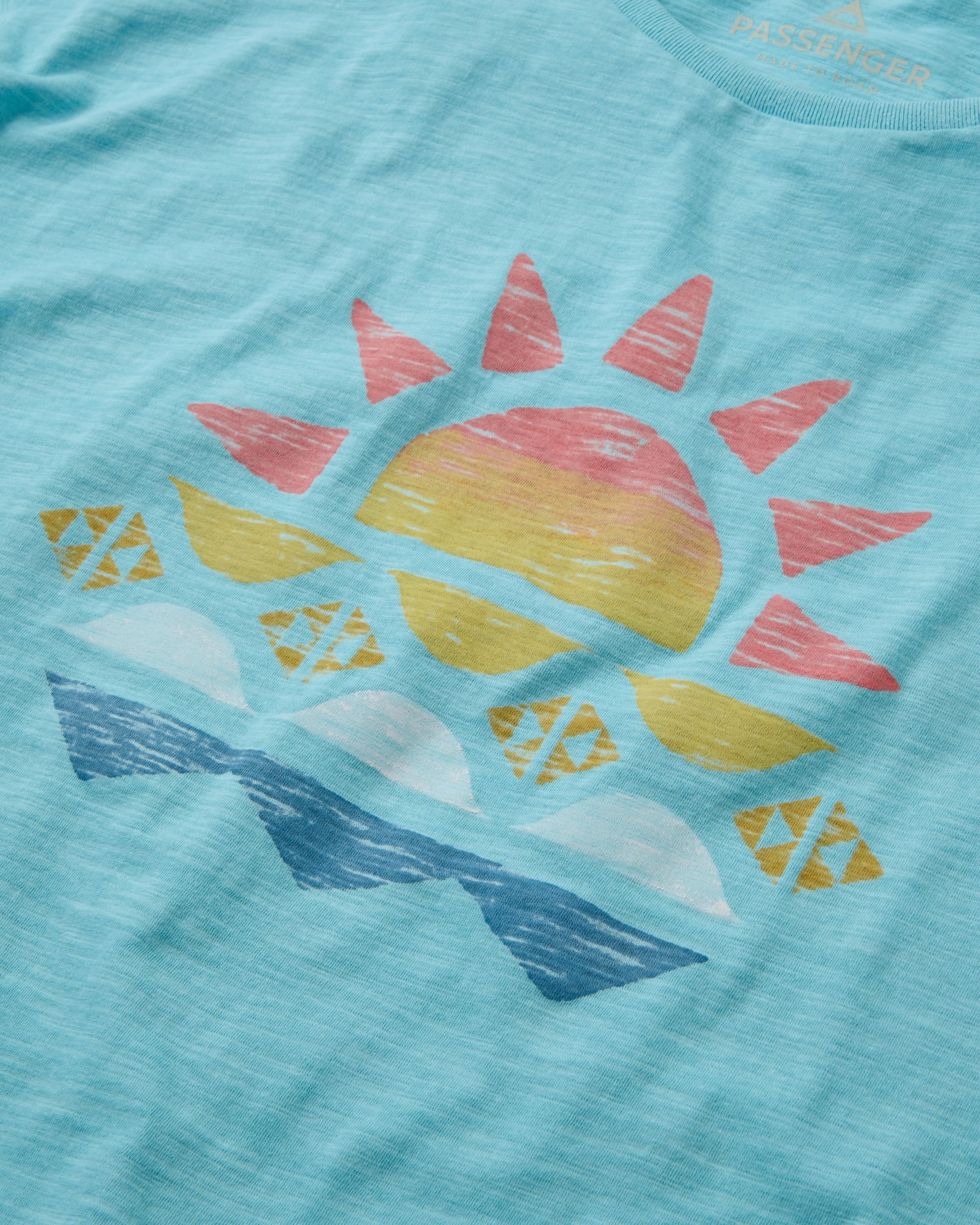 Sunray T-Shirt - Retro Blue - Flatlay