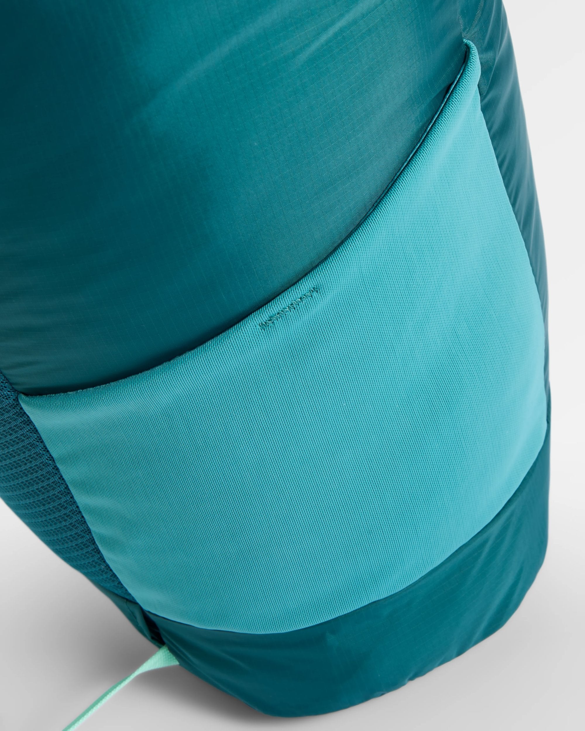 Travelscape Light Tote - Mediterranean/ Ocean Teal - Flatlay