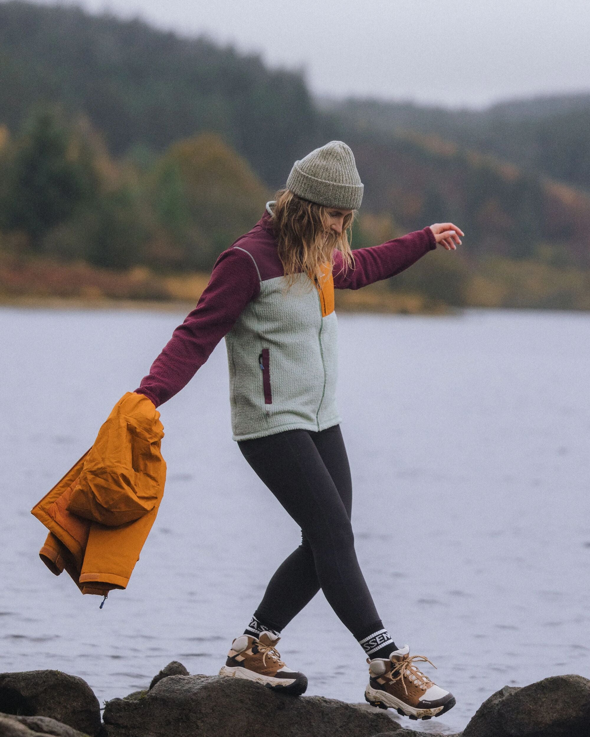 Venturescape Women's Recycled Fleece - Fig/Pistachio - Lifestyle