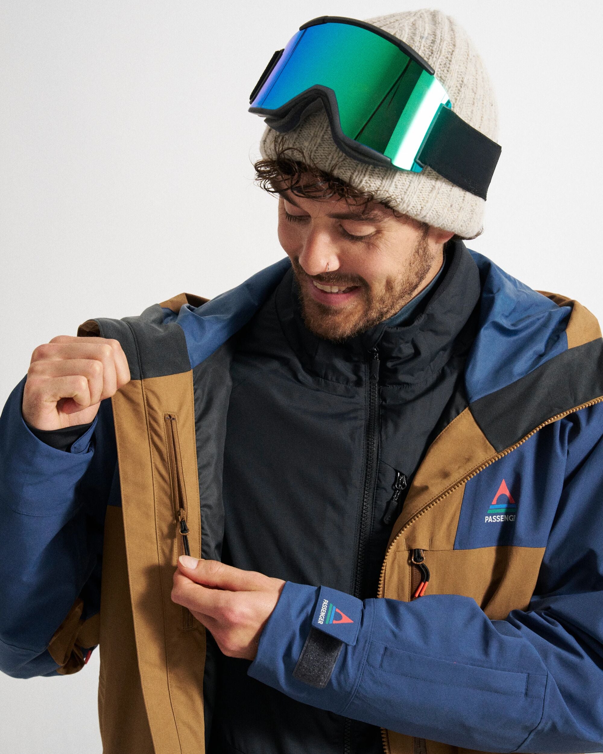 Snowscape Men's Recycled Jacket - Dark Denim/Toffee - Studio Model