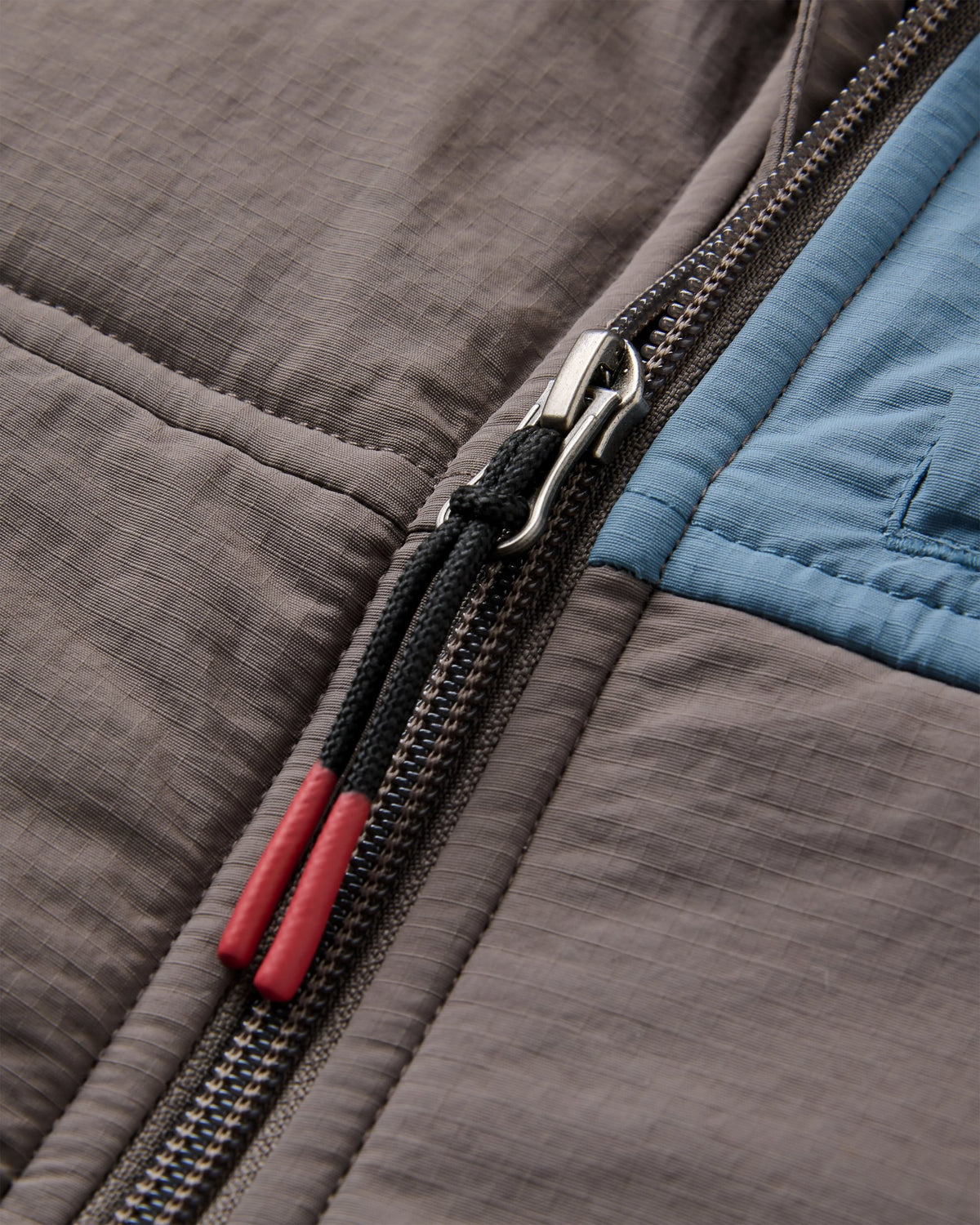 Oceanic Insulated Vest - Slate Grey - Flatlay