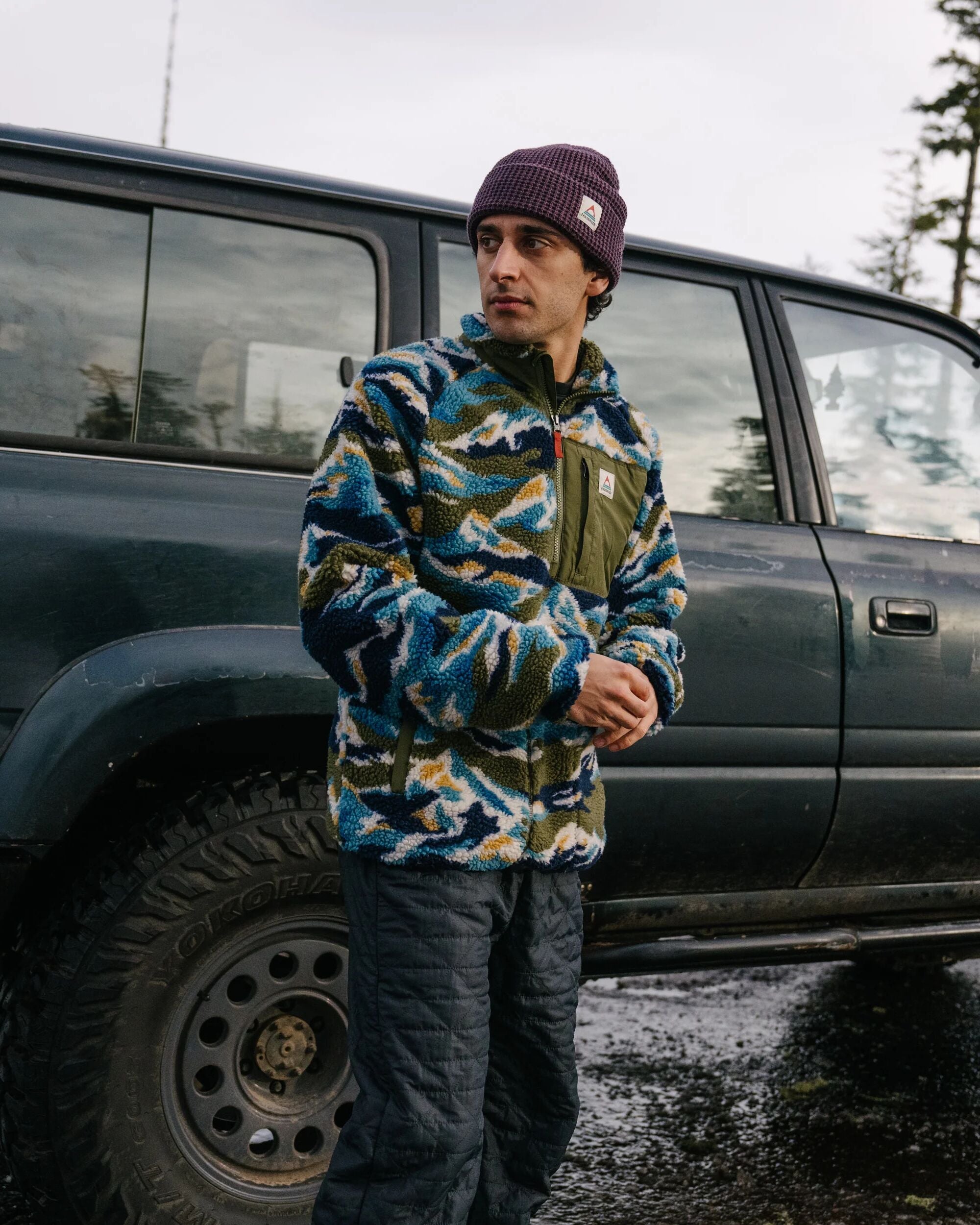 Offroad Recycled Sherpa 1/2 Zip Fleece - Mount Scenic Khaki - Lifestyle