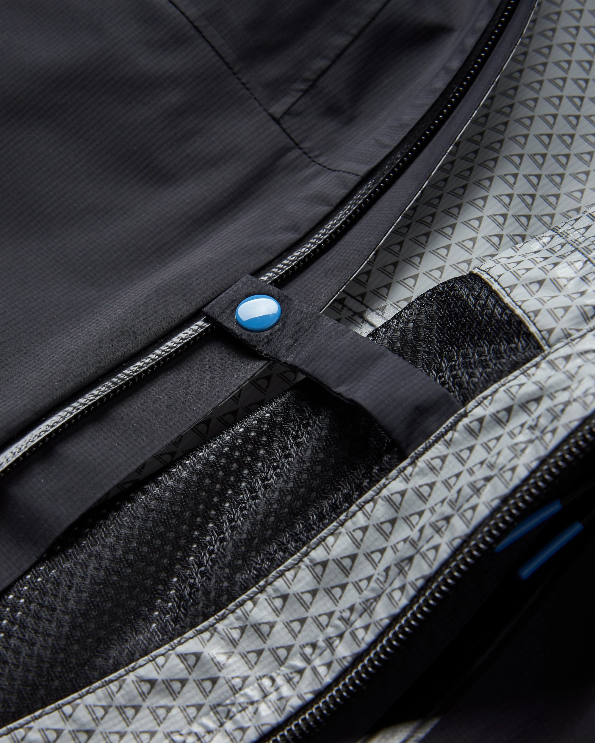 Trailscape Light Women's Recycled Waterproof Jacket - Black - Flatlay