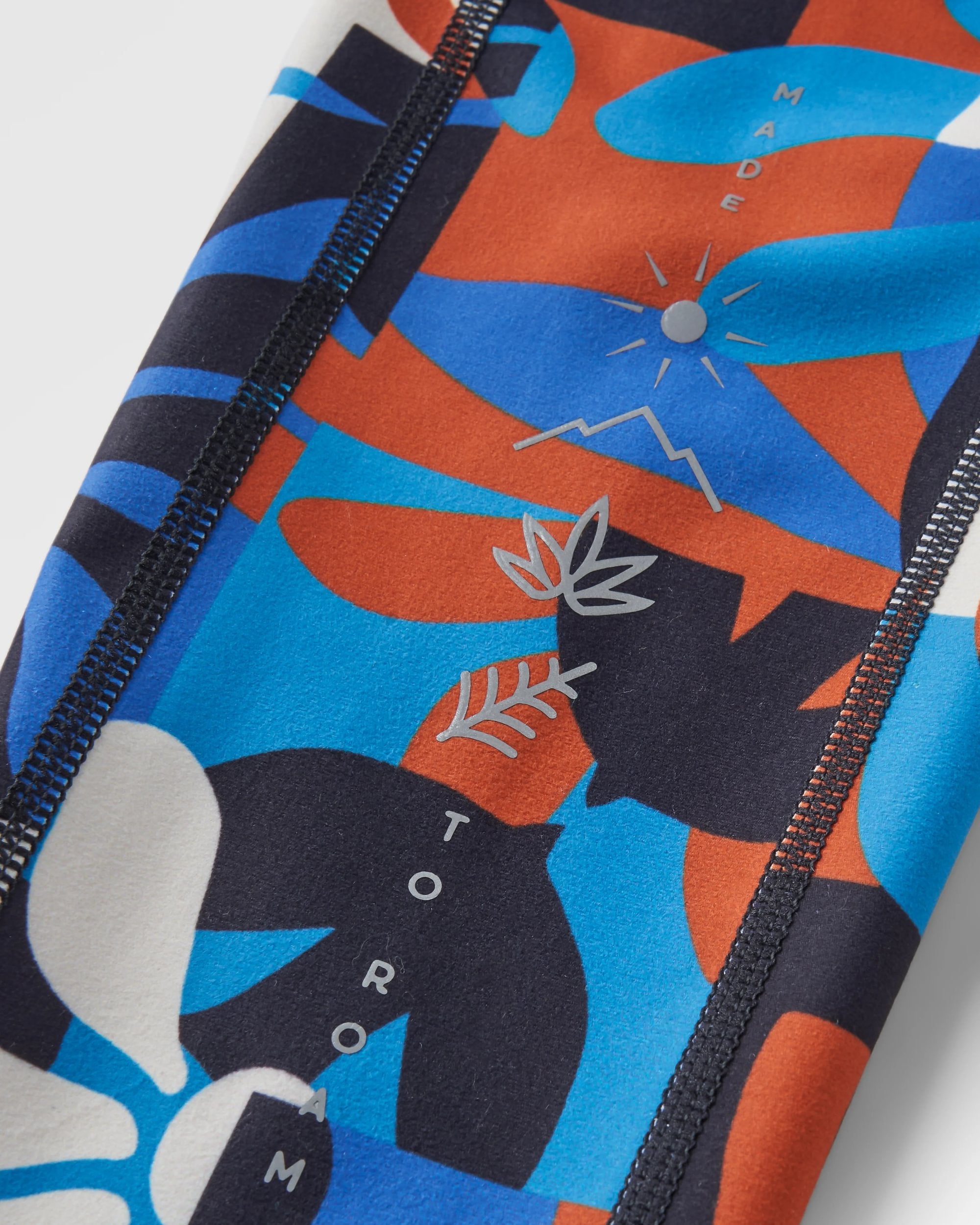 Mantra Recycled Active Legging - Mountain Foliage Blue - Flatlay