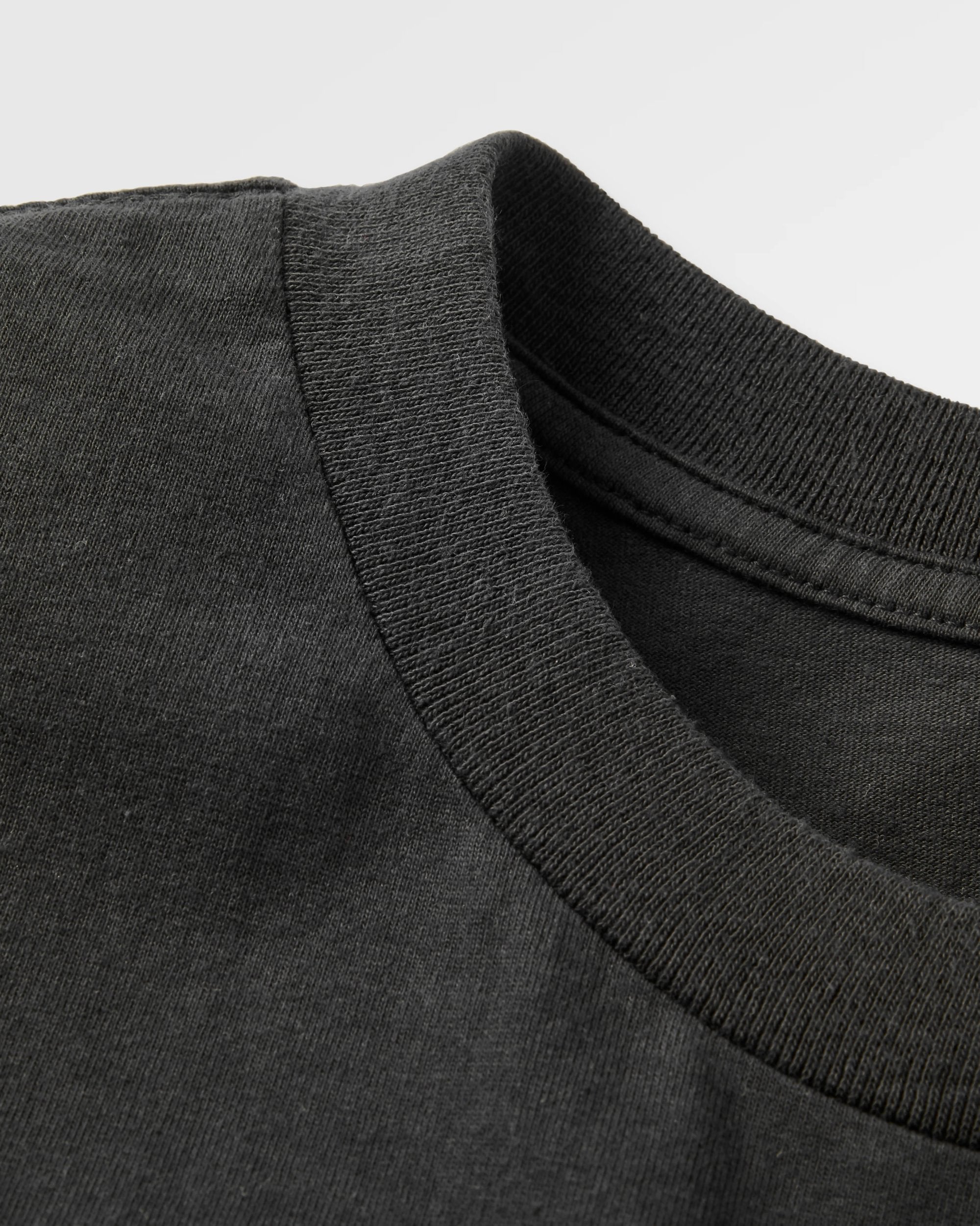 Mens Roam Further T-shirt - Black - Flatlay