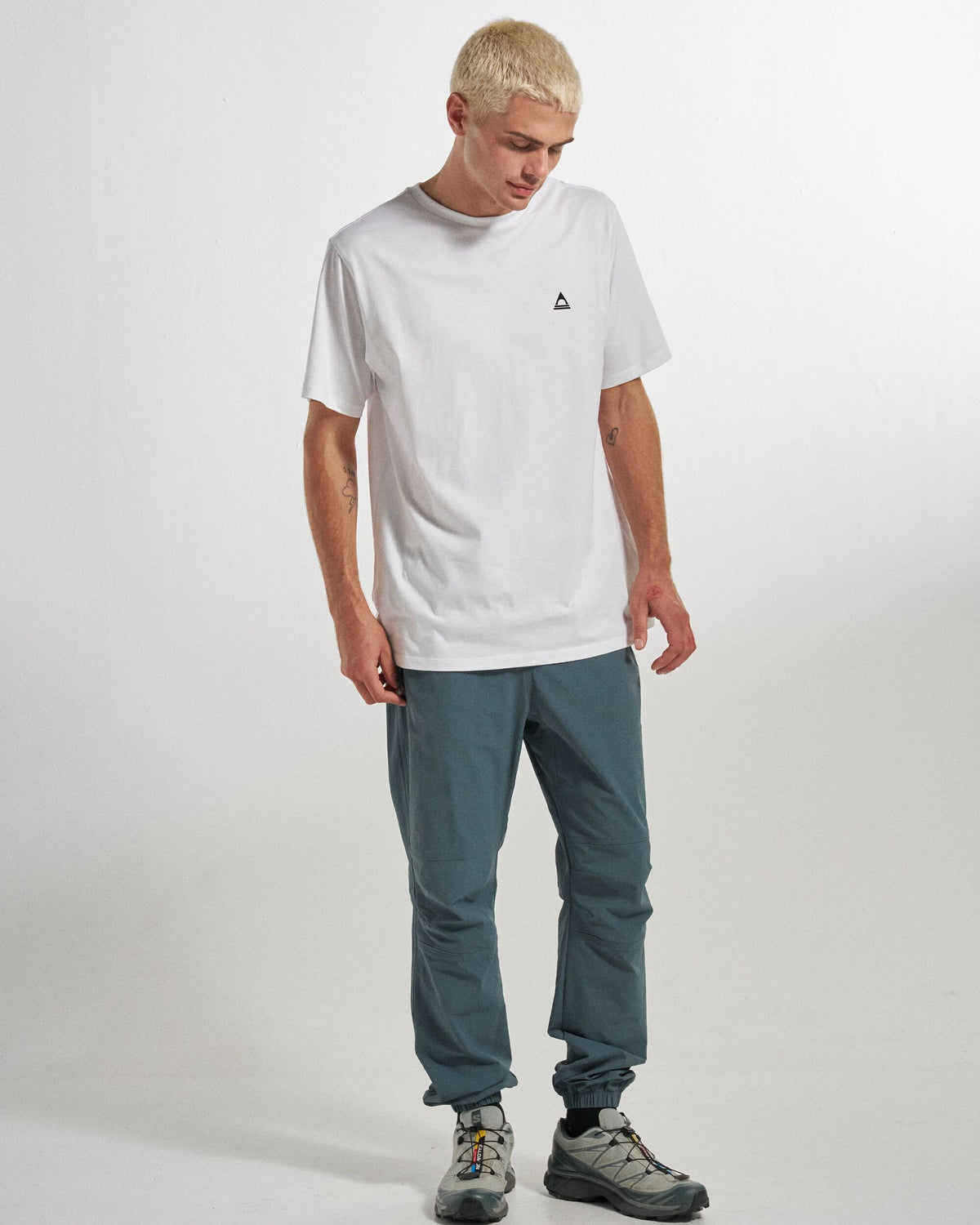 Stride Active Trail Jogger - Smoke Blue - Studio Model