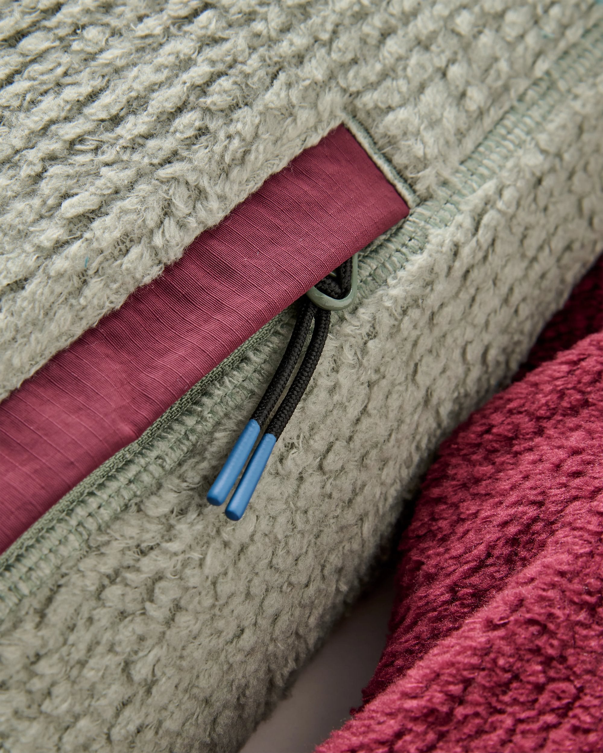 Venturescape Women's Recycled Fleece - Fig/Pistachio - Flatlay