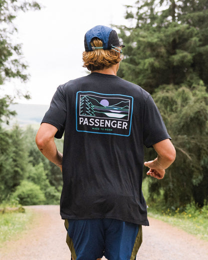 Roamer Men's Recycled Active T-Shirt - Black - Lifestyle