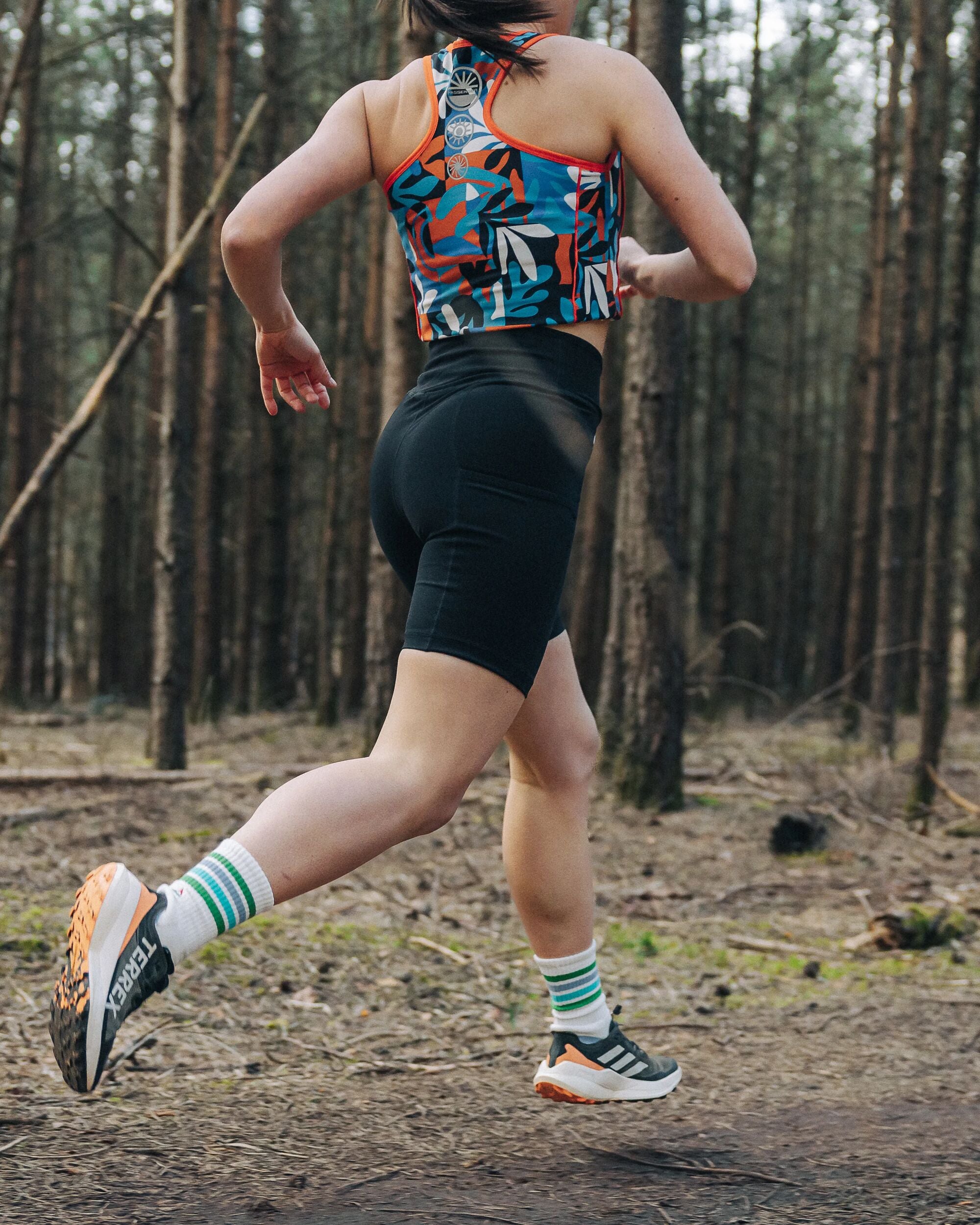 Mantra Recycled Active Short - Black - Lifestyle