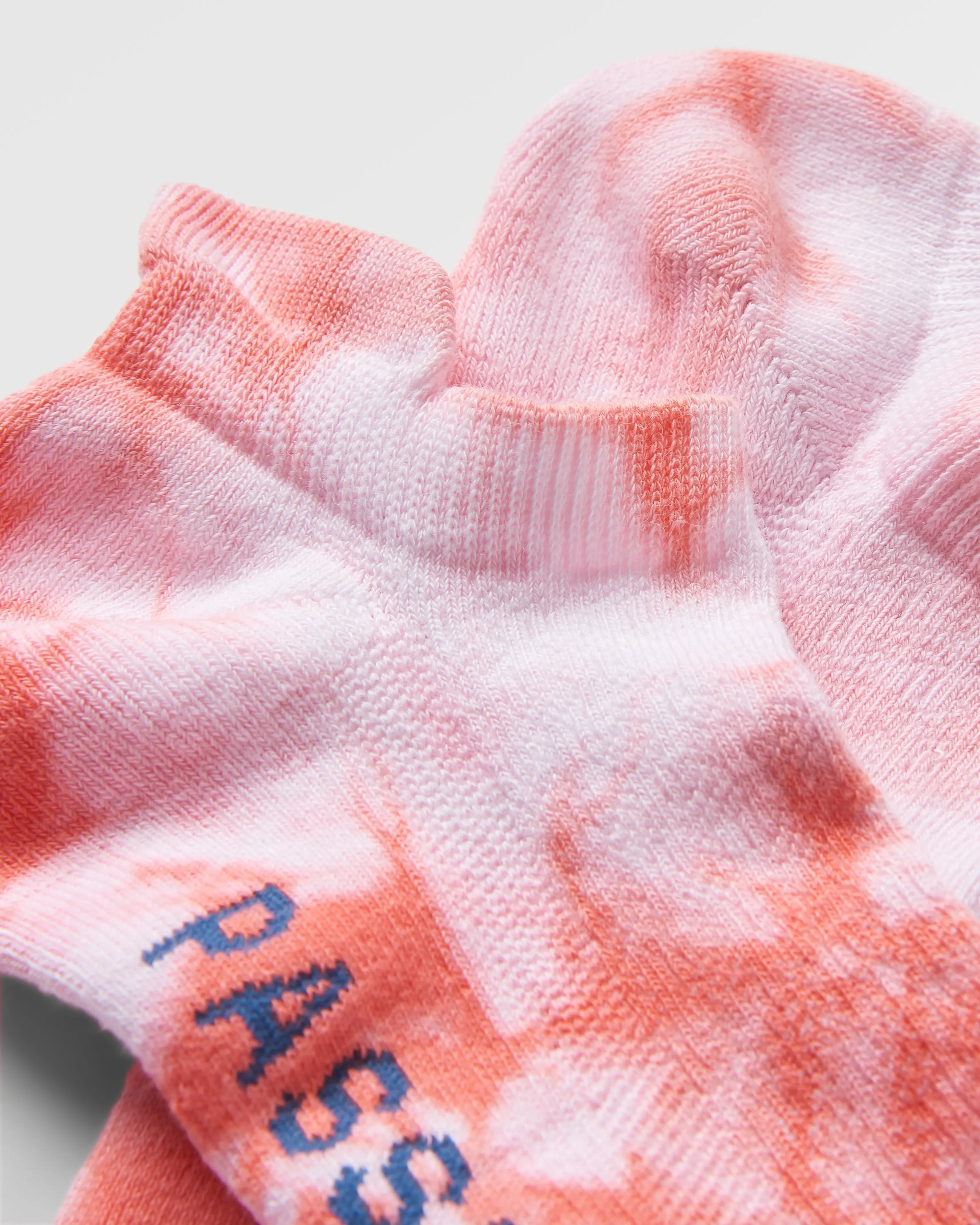 Organic Trainer Socks - Tie Dye Shell Pink - Flatlay