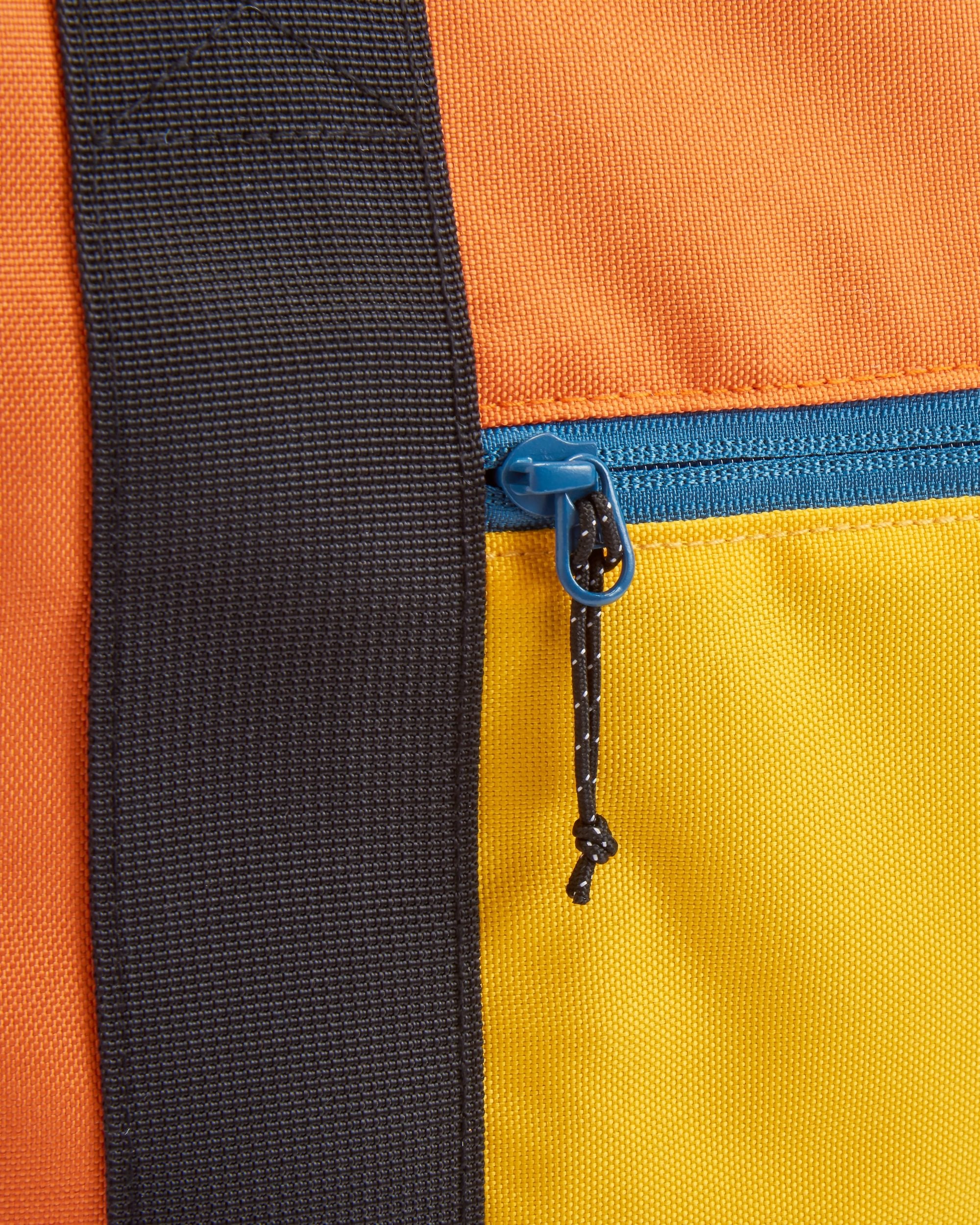 Boondocker Gear Tote 48L - Multi Colour - Flatlay