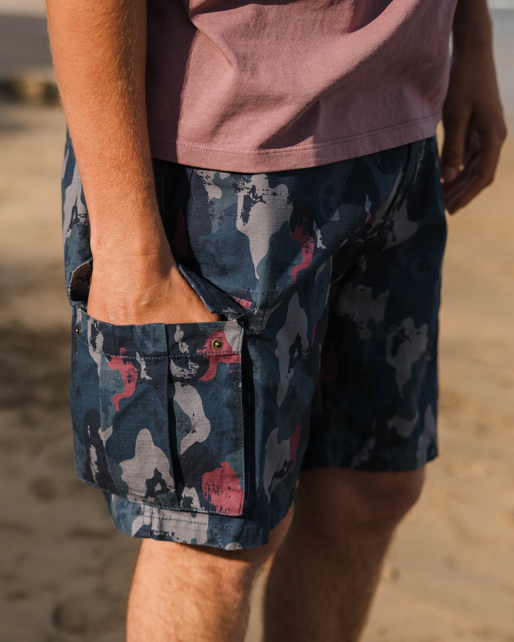 Adventurer Cargo Cotton Short - Sycamore Camo - Lifestyle