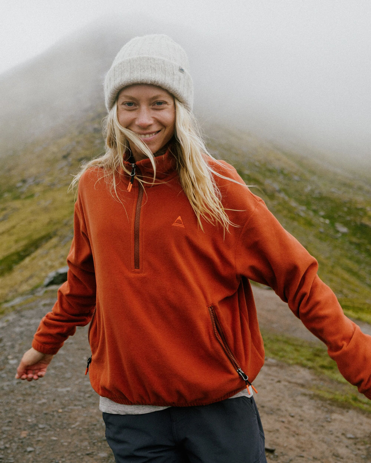 Ayla Micro Polartec® Fleece - Dark Rust - Lifestyle