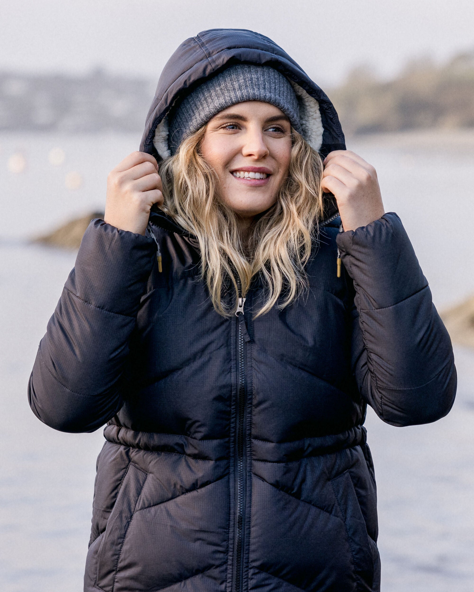 Kinsey 2.0 Recycled Jacket - Phantom Black - Lifestyle