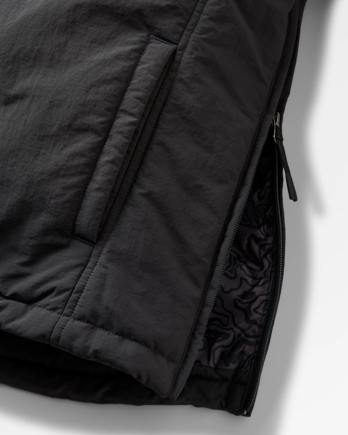 Oceanic Insulated Anorak - Faded Black - Flatlay