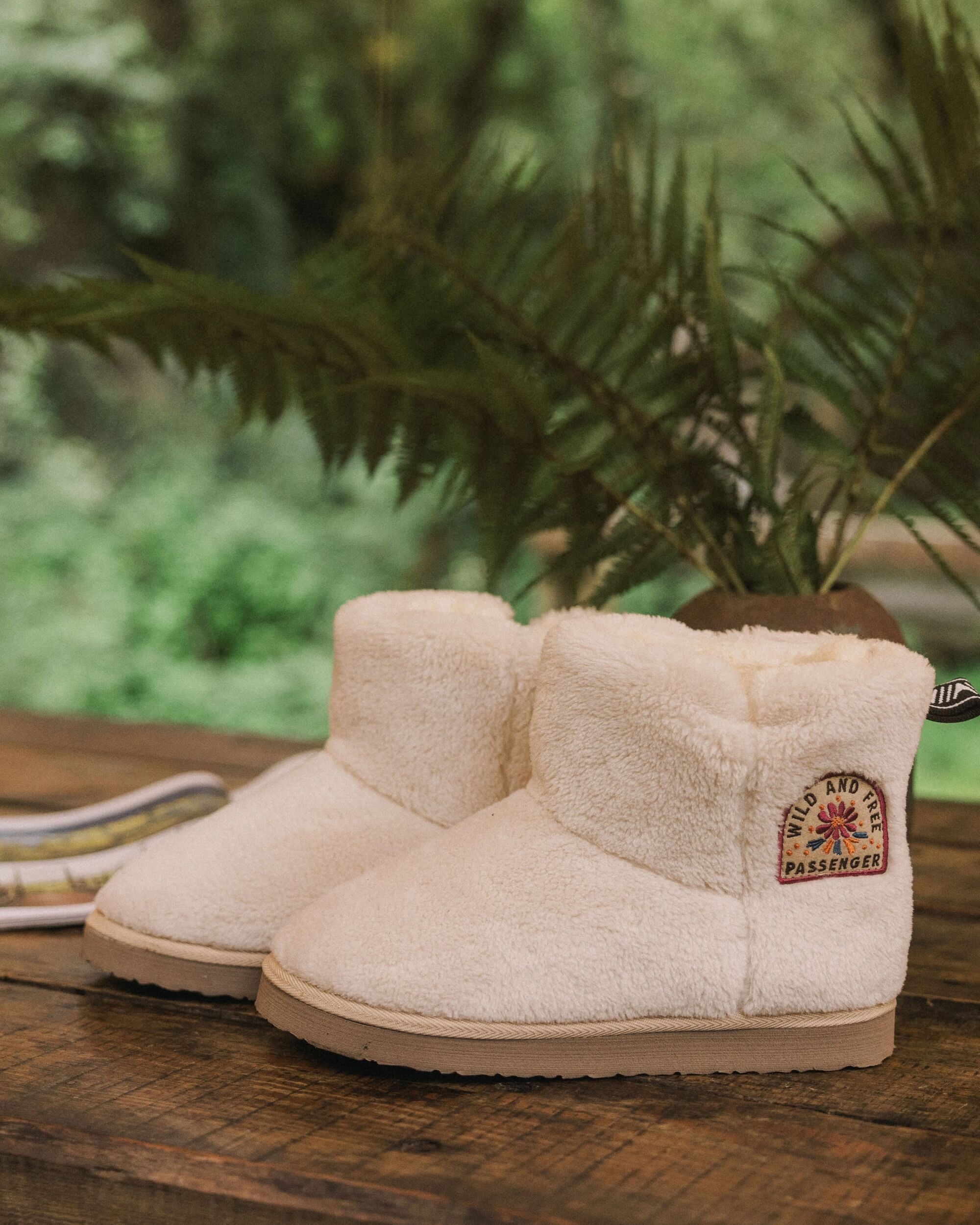 Hideaway Hut Sherpa Fleece Slipper - Birch - Lifestyle