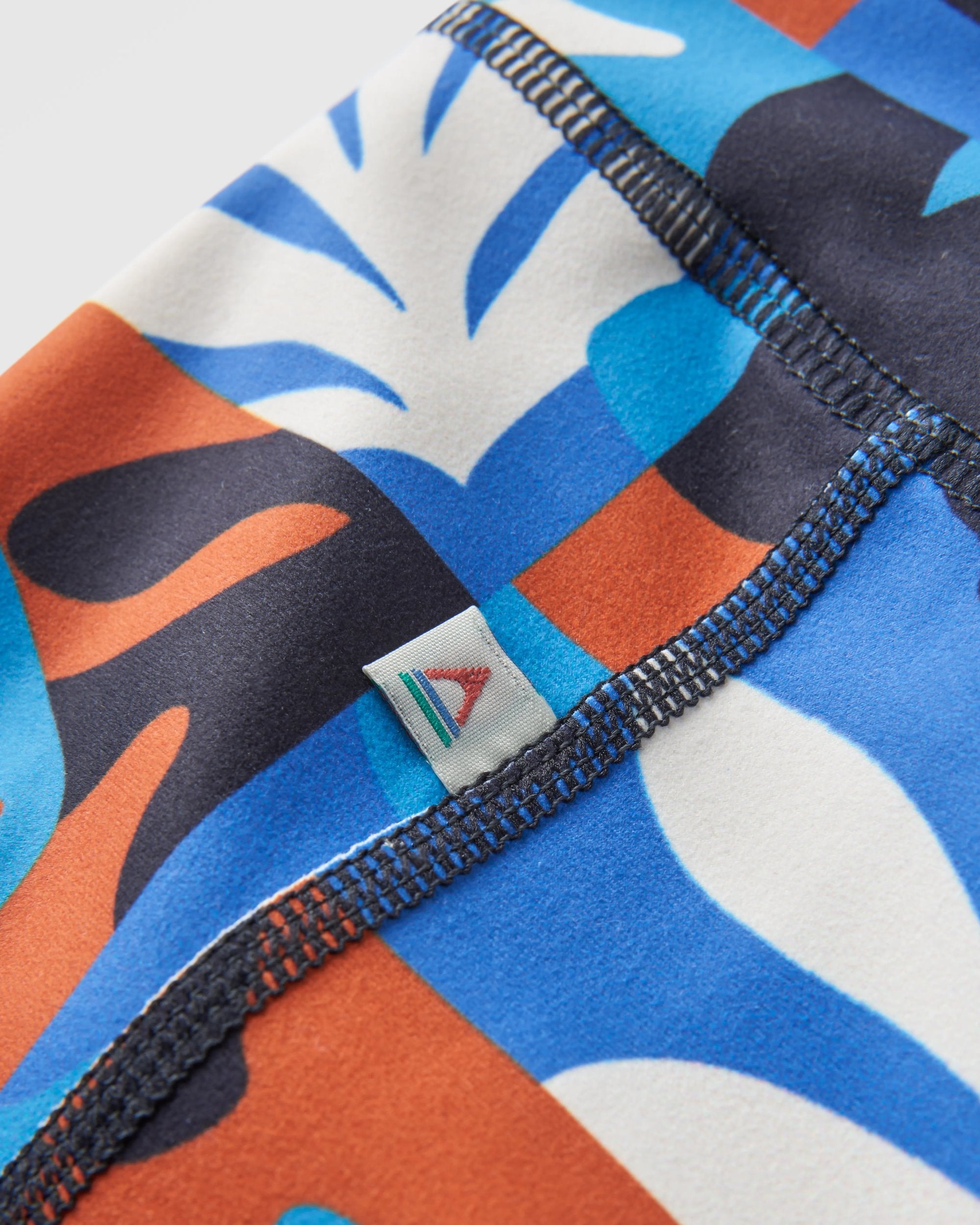 Mantra Recycled Active Short - Mountain Foliage Blue - Flatlay