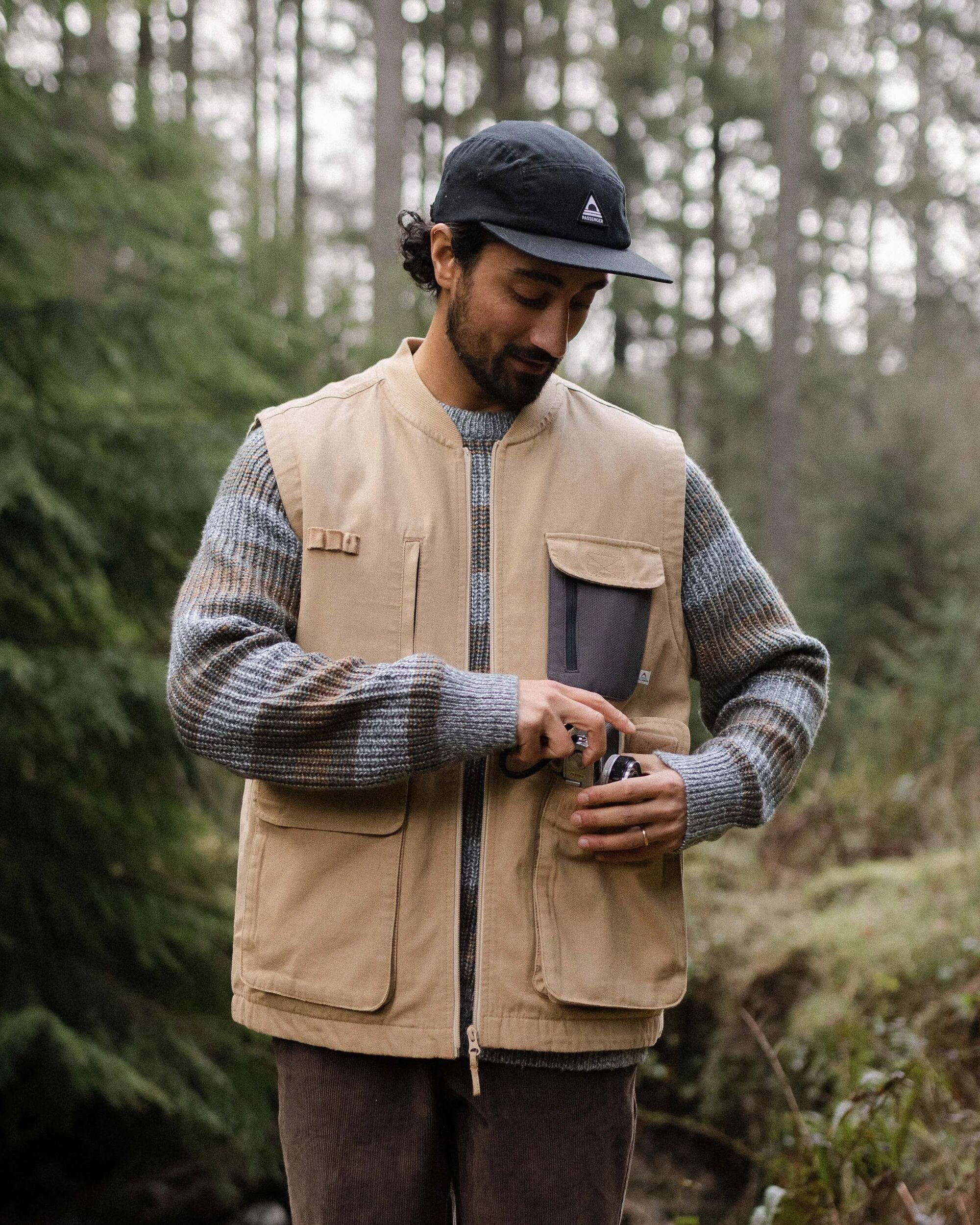 Explorers Organic Cotton Canvas Gilet - Stone - Lifestyle