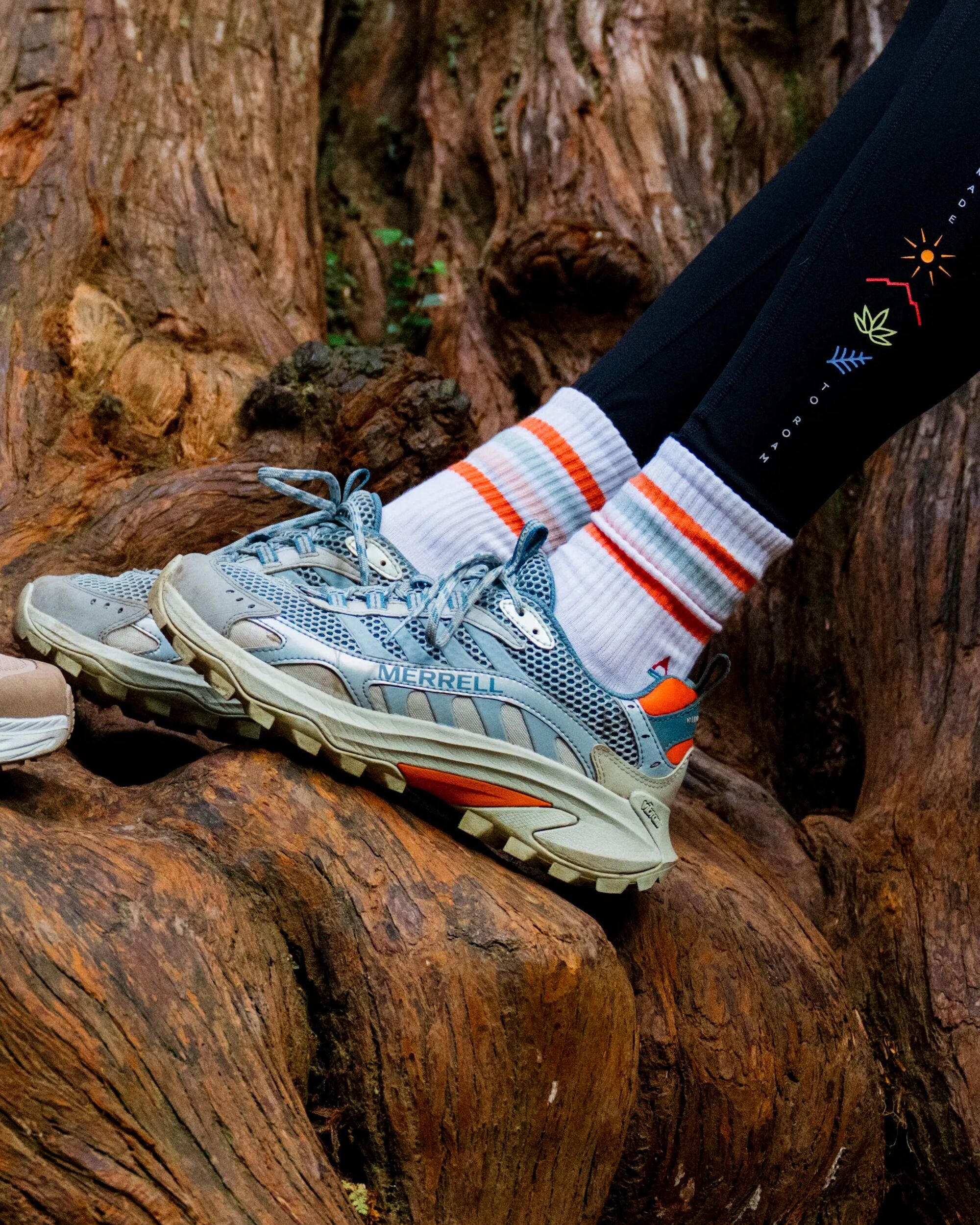 Organic Midweight Crew Socks - White - Lifestyle - Female