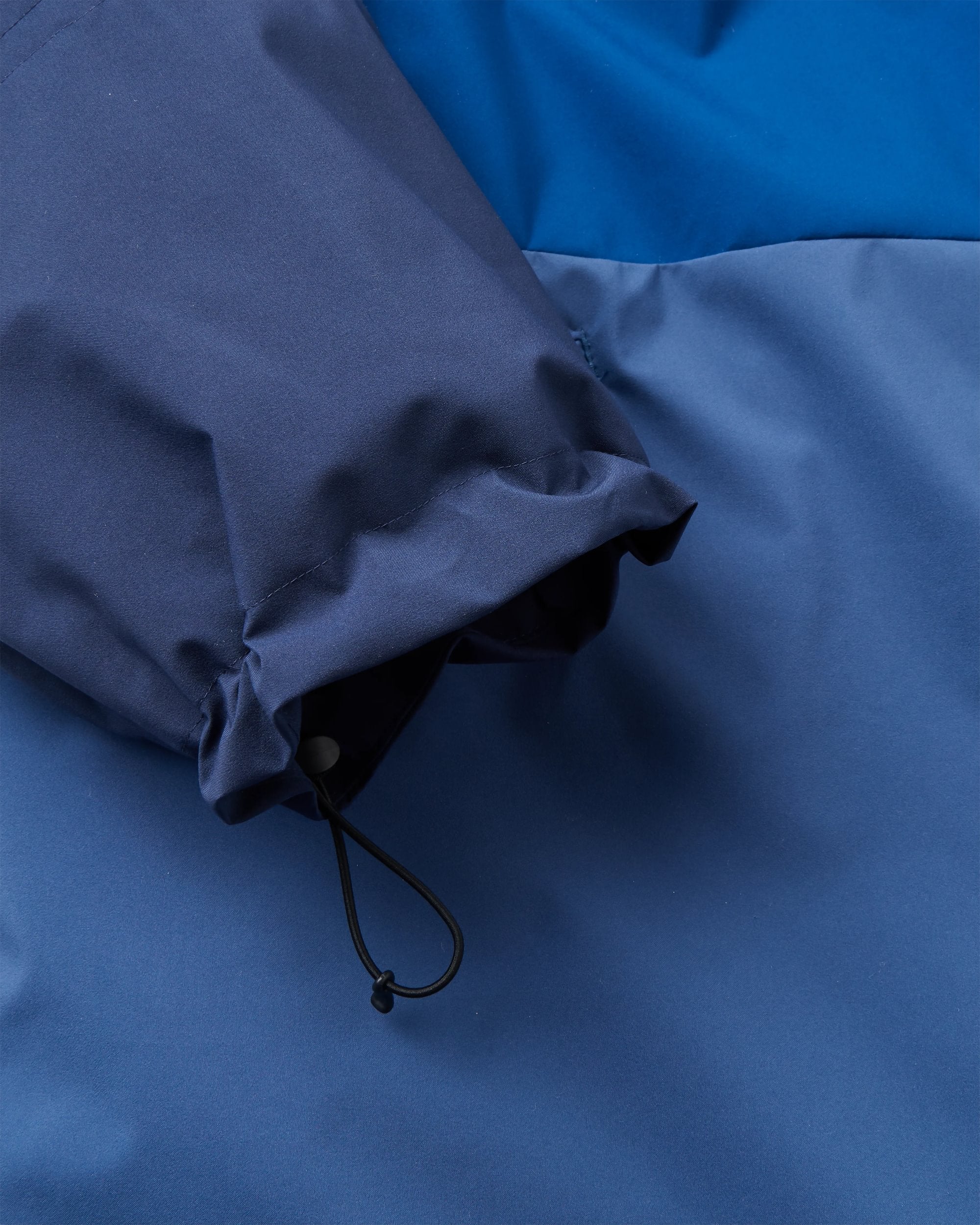 Riptide Lightweight Changing Robe - Rich Navy/Dark Denim - Flatlay