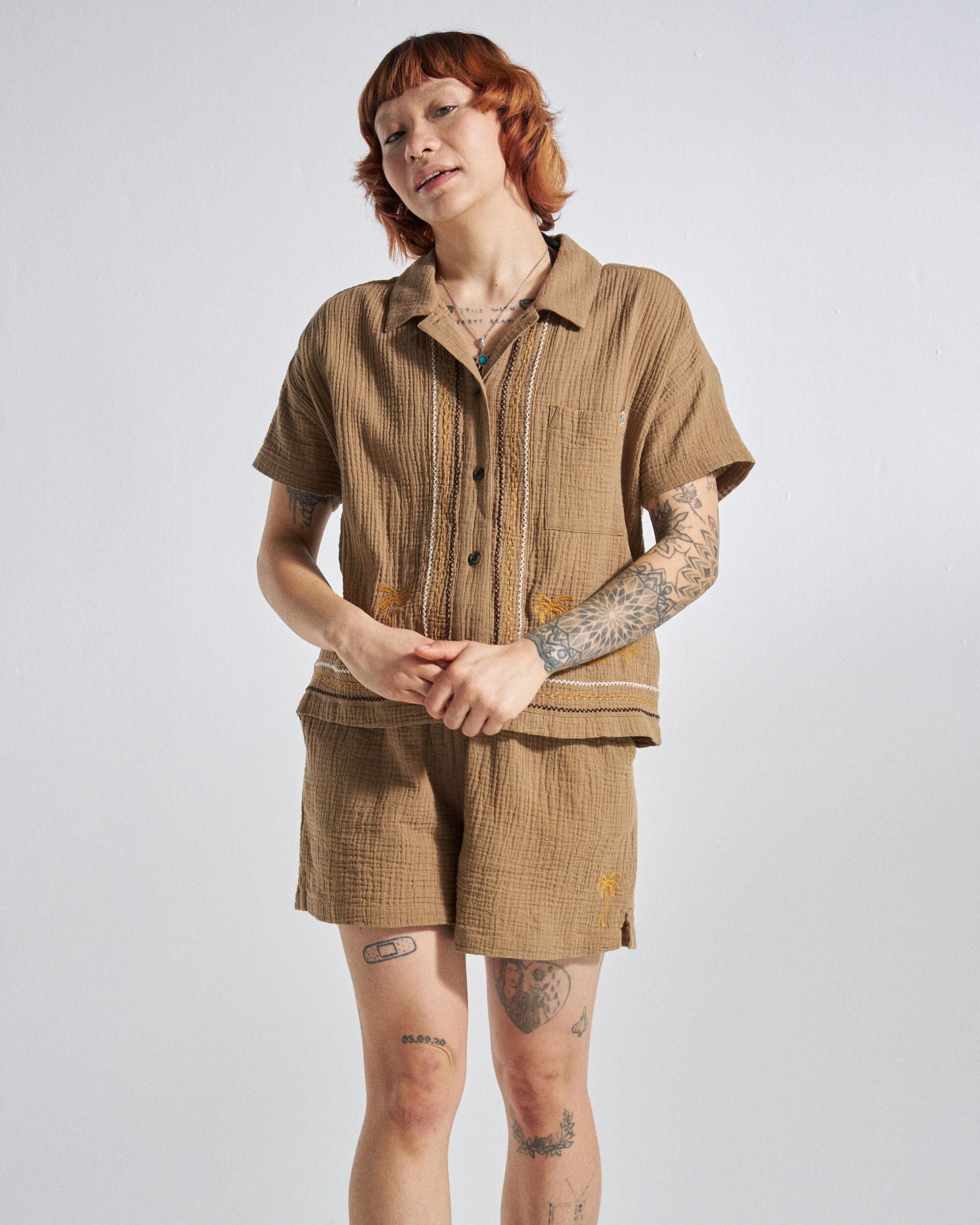 Waveney Short Sleeve Shirt - Caramel Brown - Studio Model