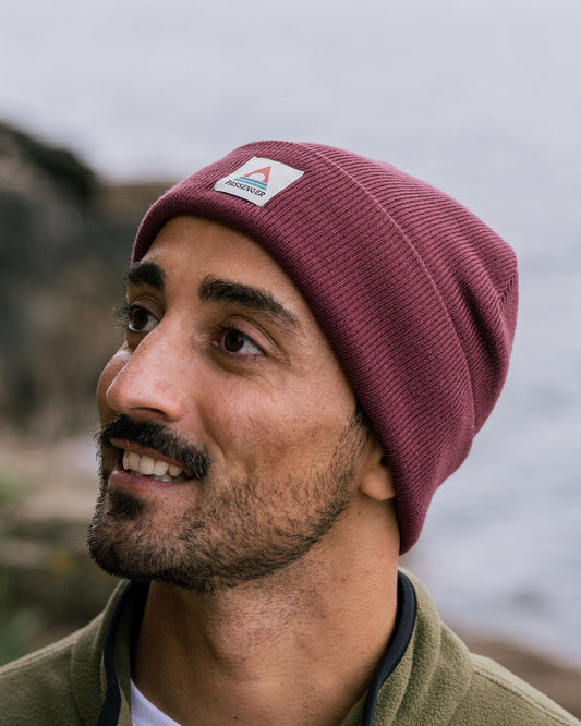 Male_Core Recycled Low-Top Beanie - Wine