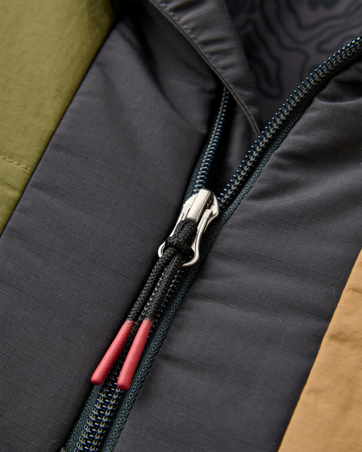 Oceanic Insulated Anorak - Faded Black/Khaki - Flatlay