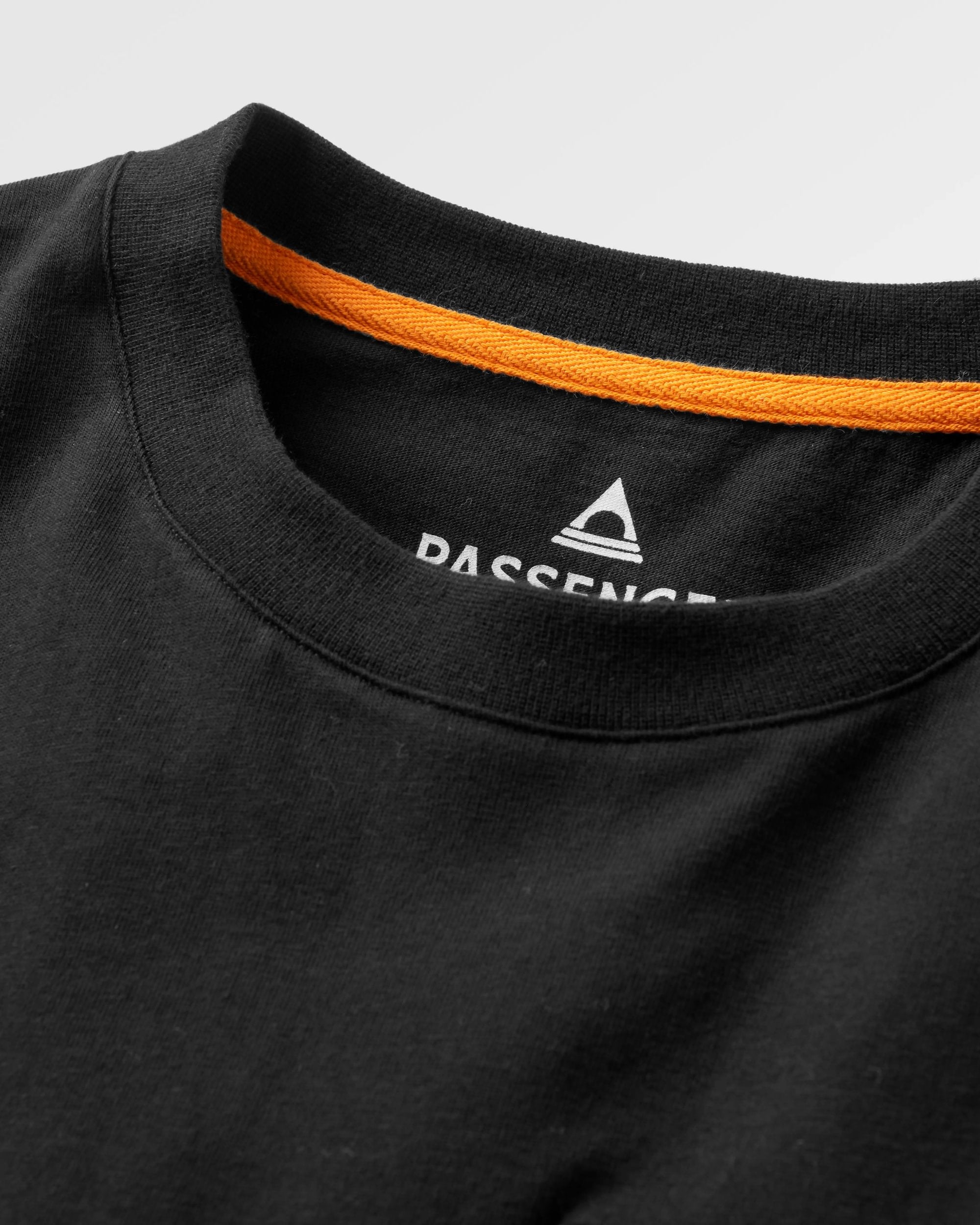 Travel Pocket Relaxed Fit T-Shirt - Black - Flatlay