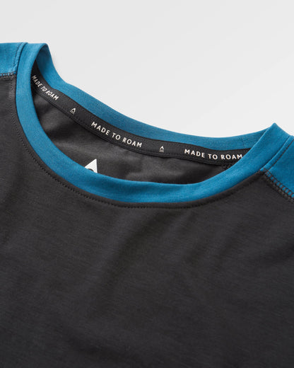 Chase The Light Active LS T-Shirt - Black - Flatlay